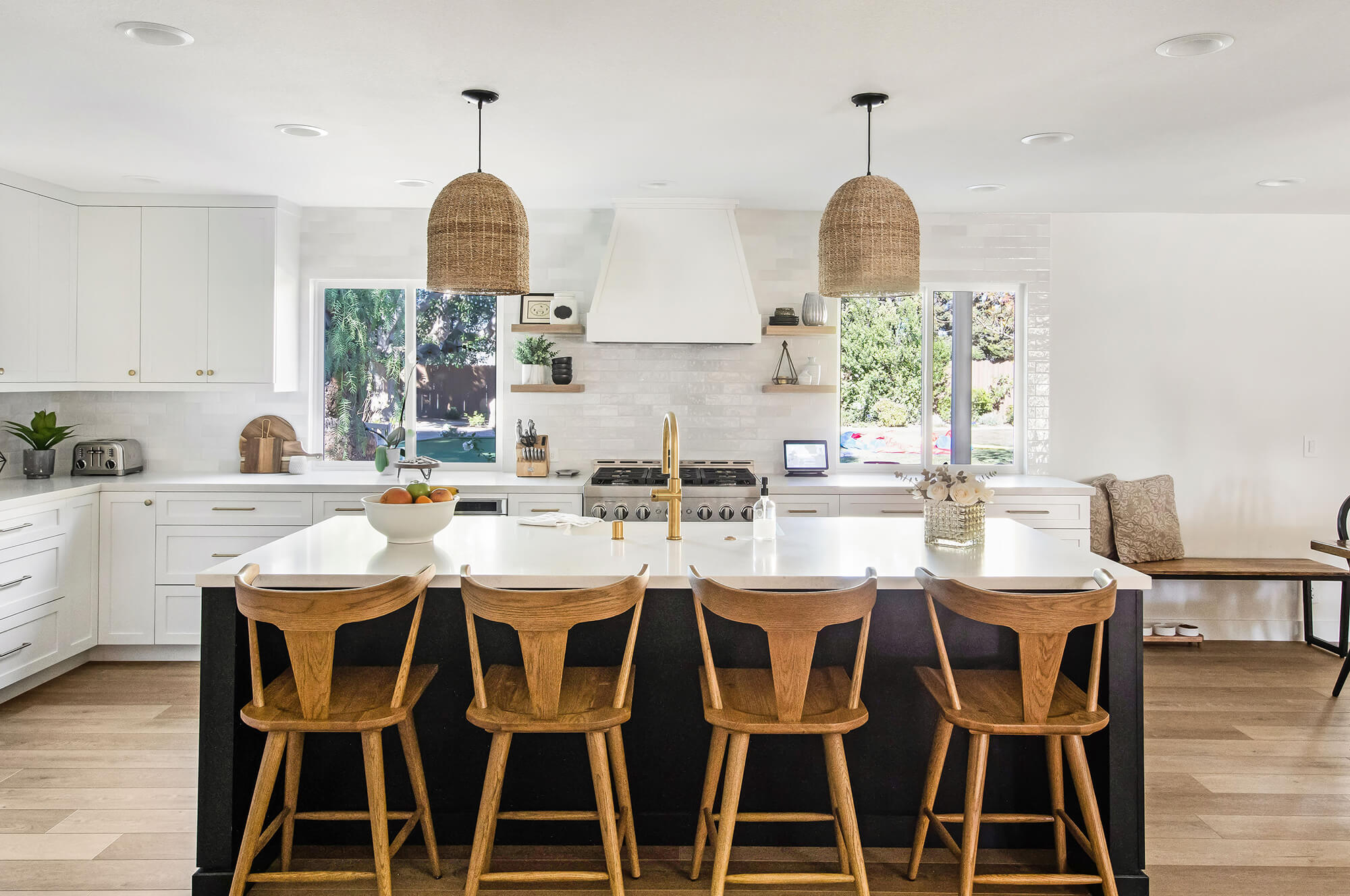 Black-and-gold-kitchen-design