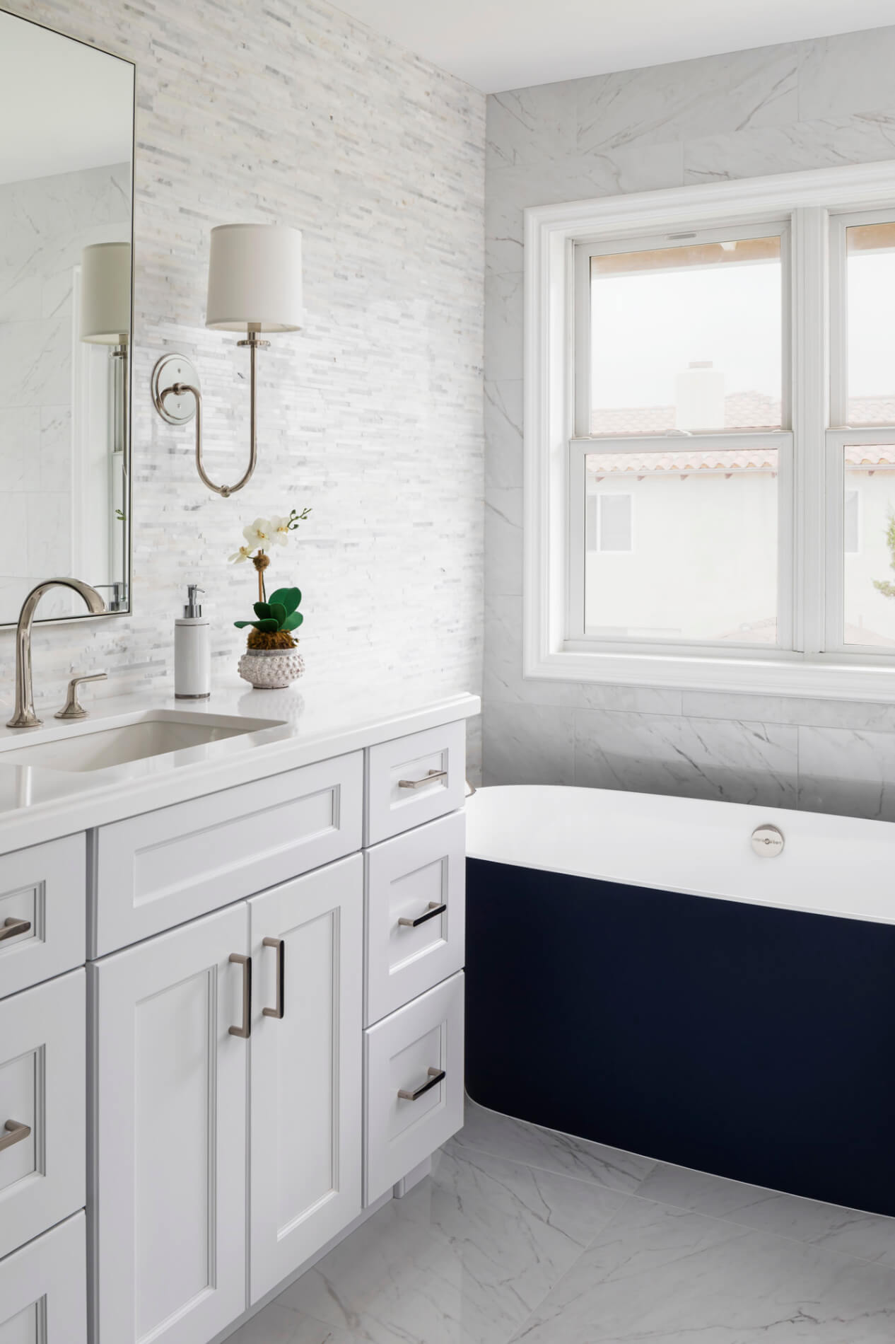 Marble-Wall-Porcelain-Floors