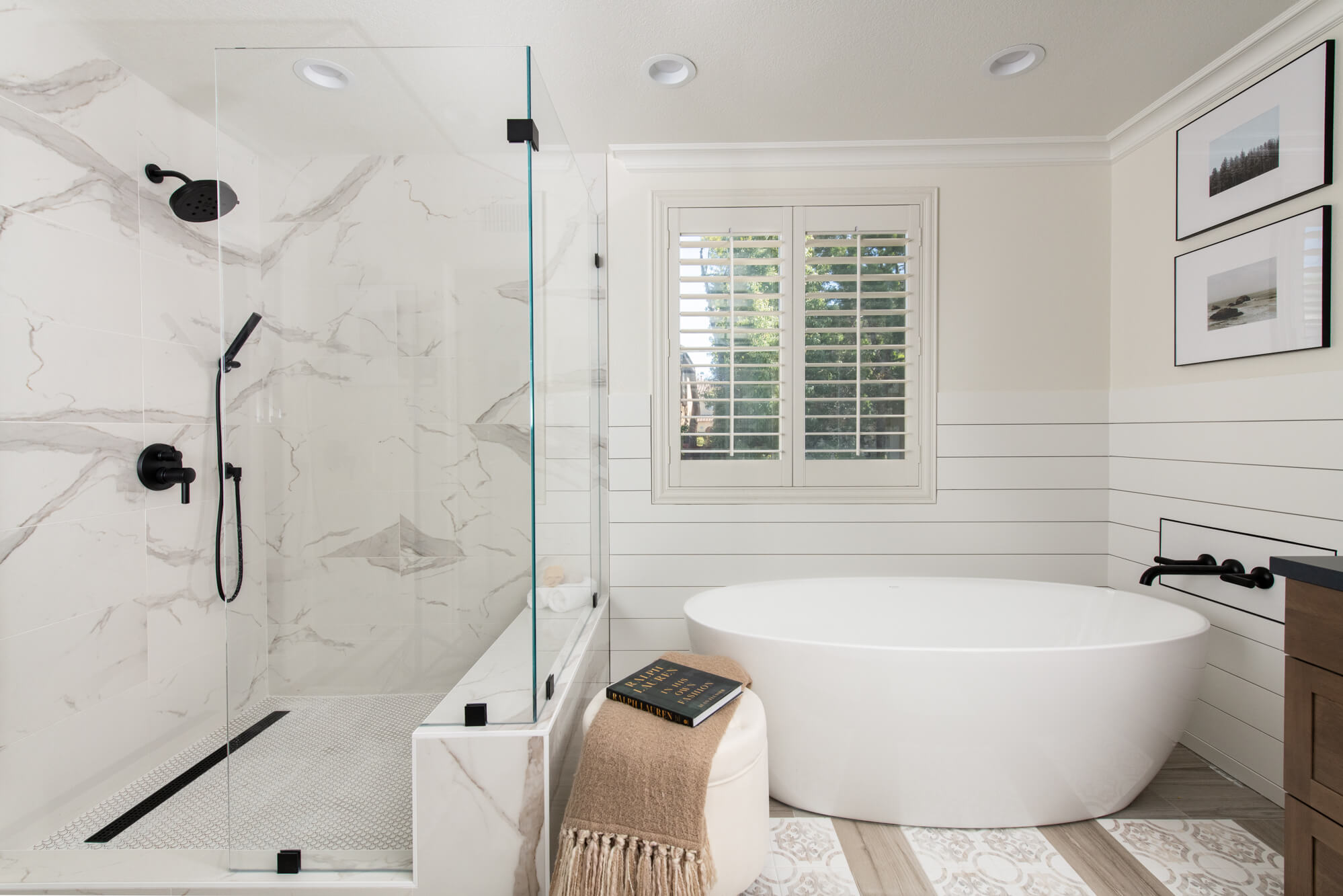 Porcelain Shower Tile With Linear Drain For Modern Design In Bathroom Renovation 