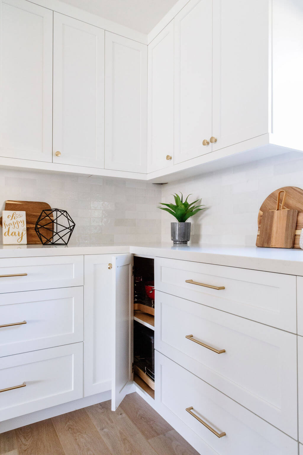 Open-double-jointed-kitchen-cabinet