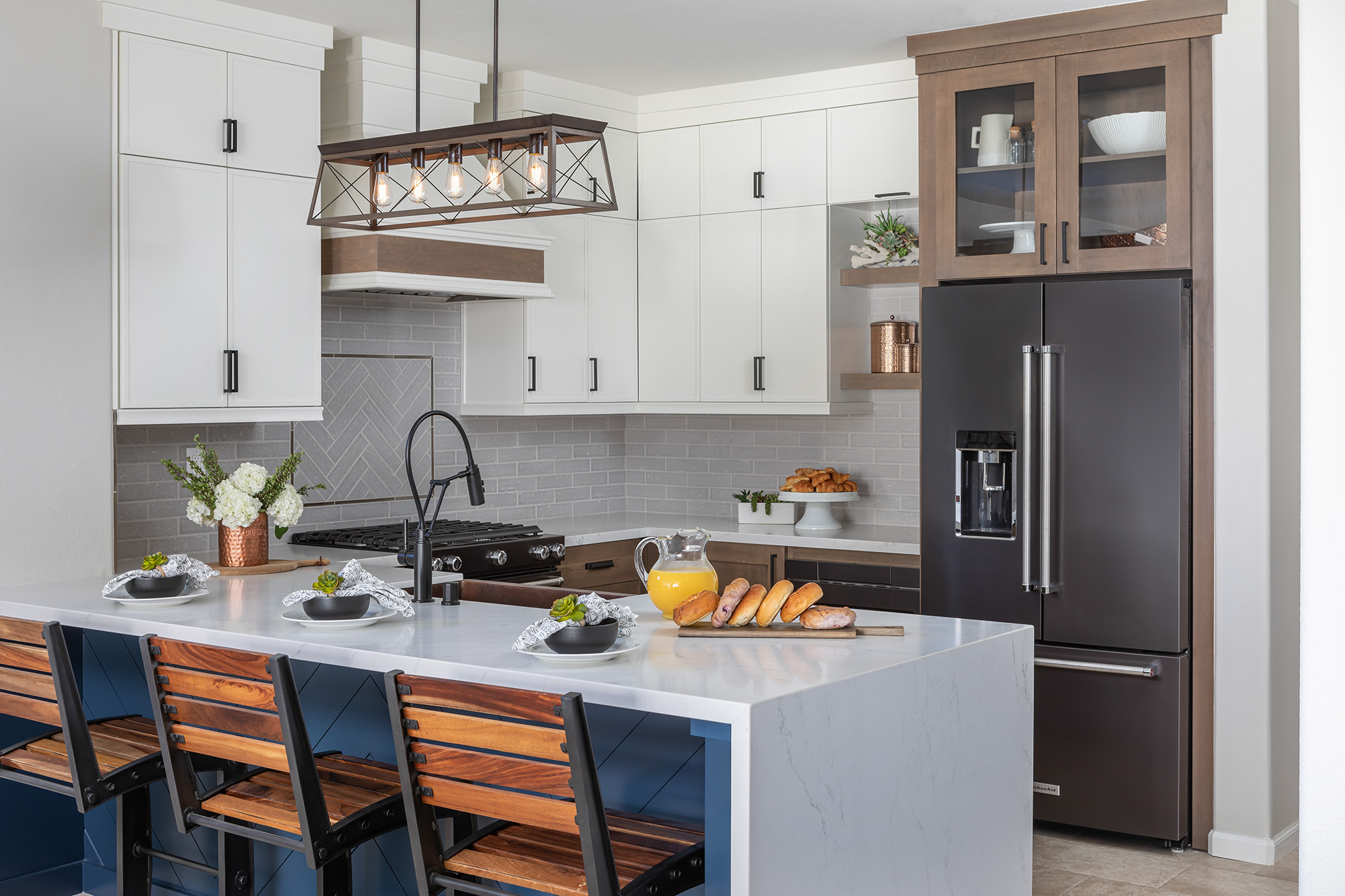 Blue-farmhouse-kitchen