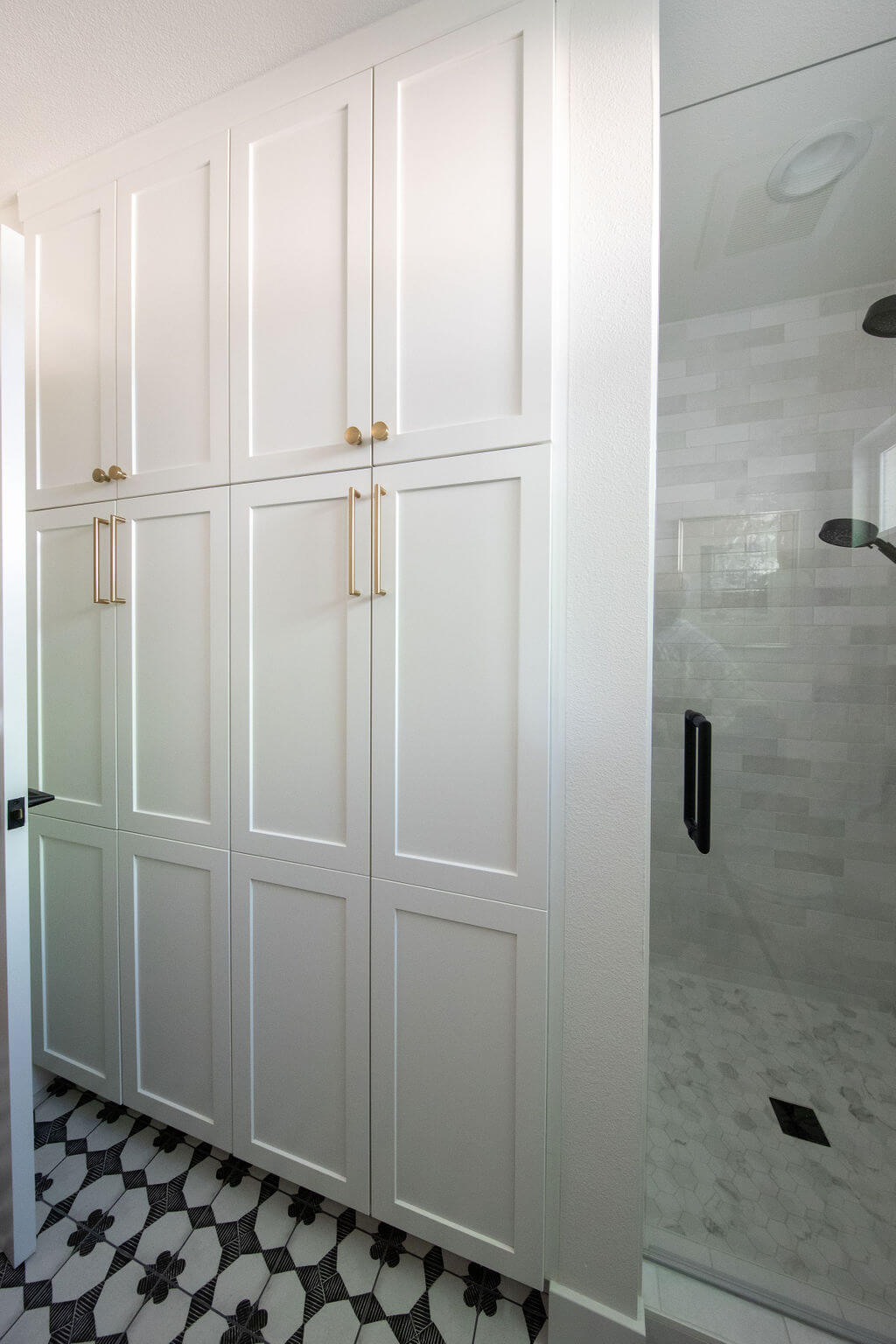 Small-bathroom-built-in-cabinet