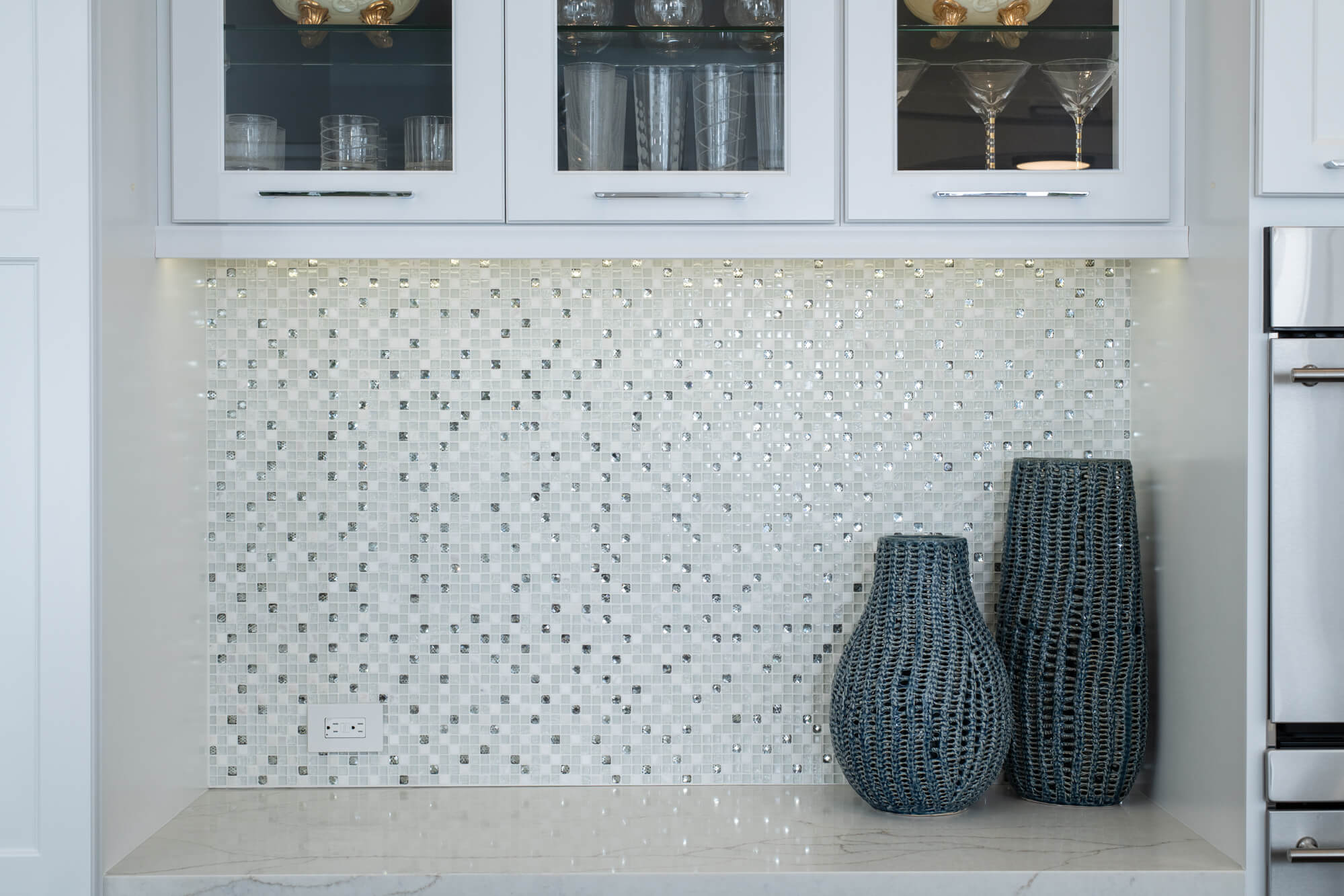 Mosaic-stone-and-glass-backsplash-in-Rancho-Santa-Margarita-kitchen-renovation