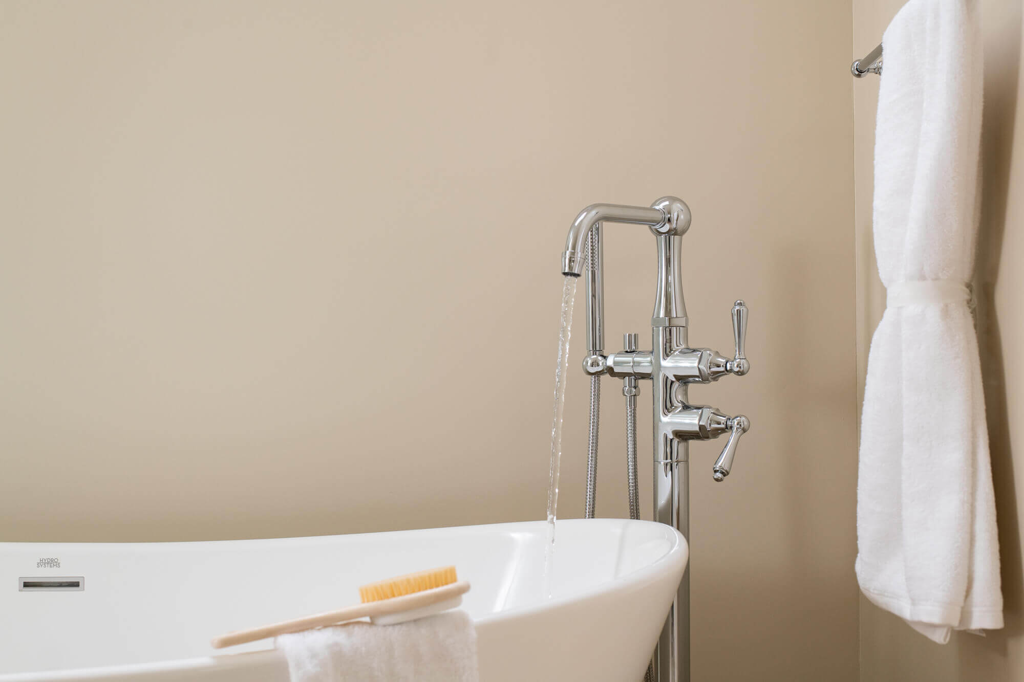 Wood-corner-shelving-to-store-decorations-in-kitchen-remodel