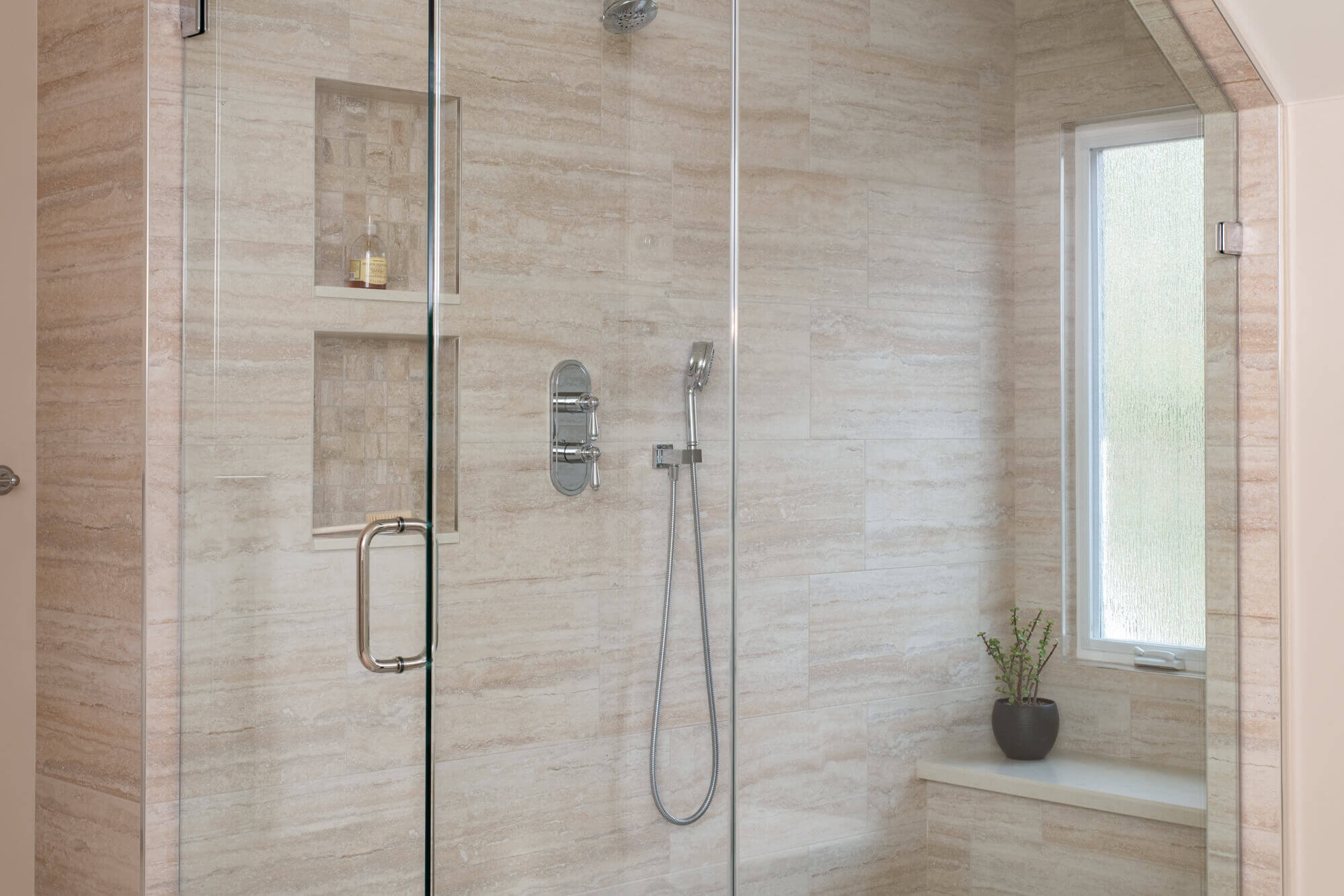 Wood-corner-shelving-to-store-decorations-in-kitchen-remodel