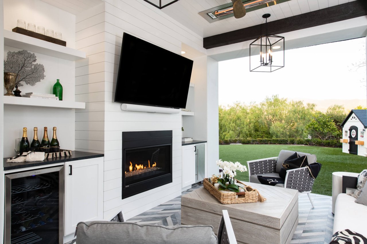 outdoor living room costs