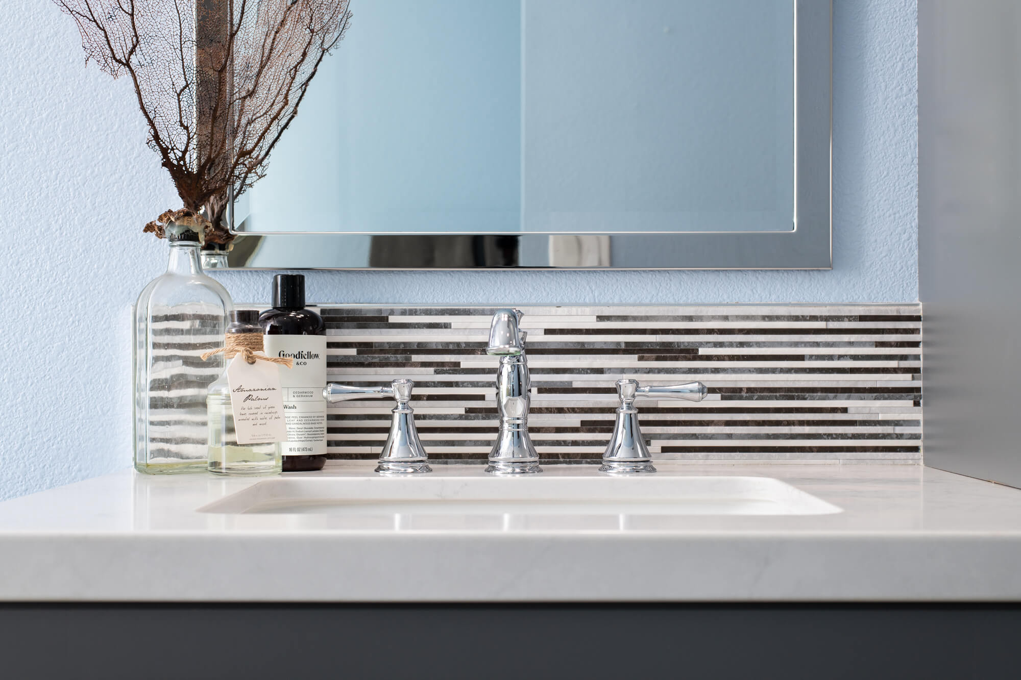 Quartz-countertop-in-Lake-Forest-Bathroom-Renovation