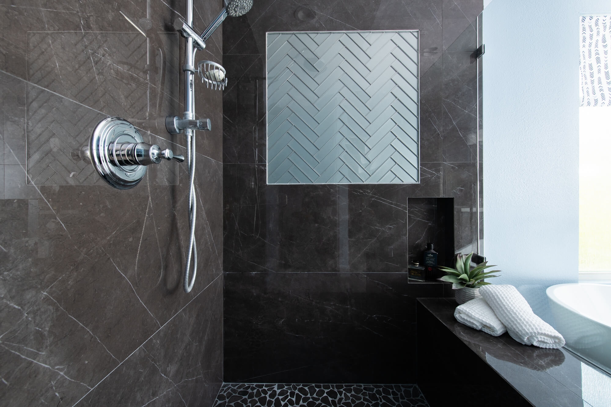 Sleek-shower-bench-in-bathroom-remodel