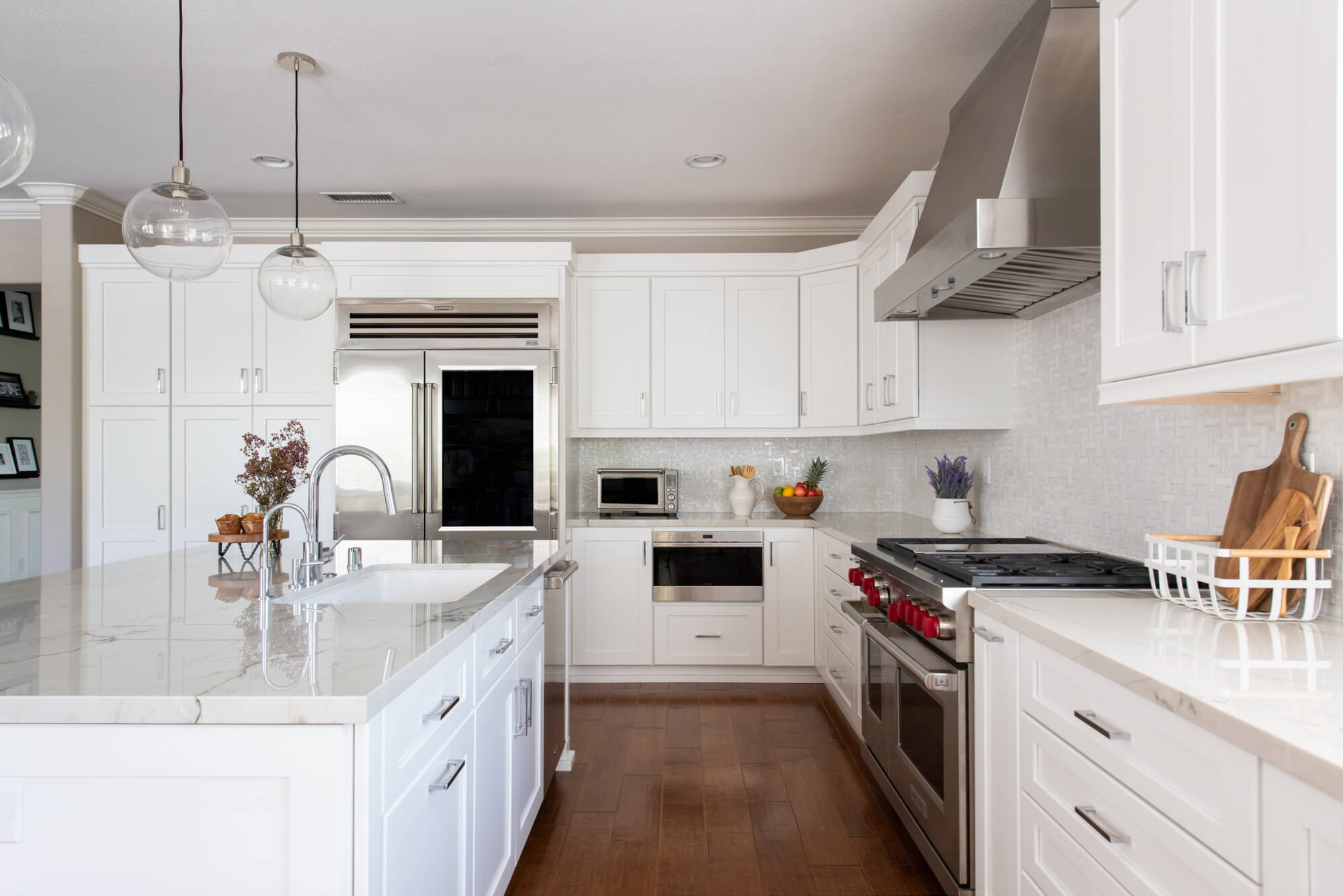 kitchen-remodel-with-LED-undercabinet-lighting