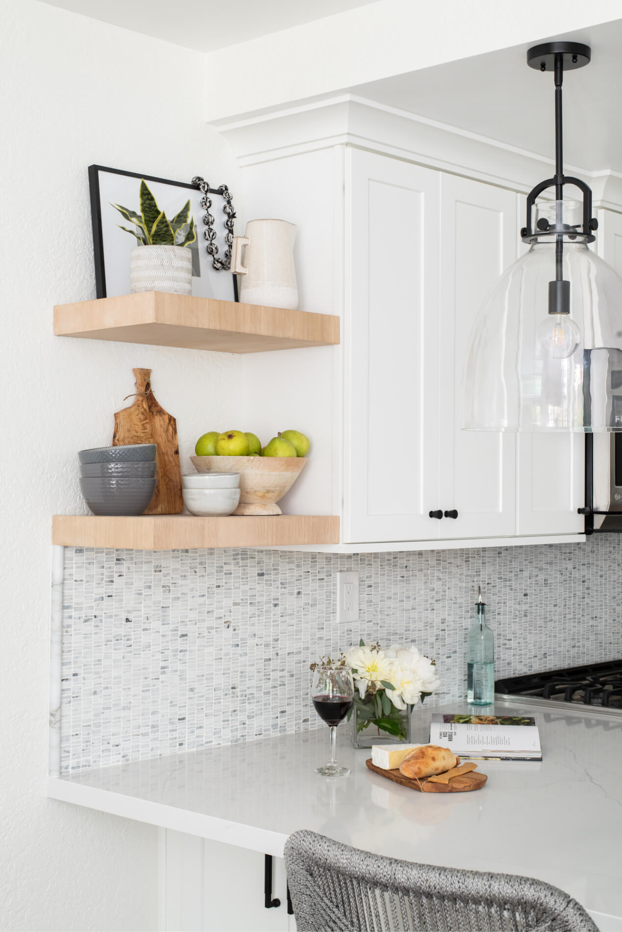 Camouflage-shampoo-niche-in-bathroom-remodel
