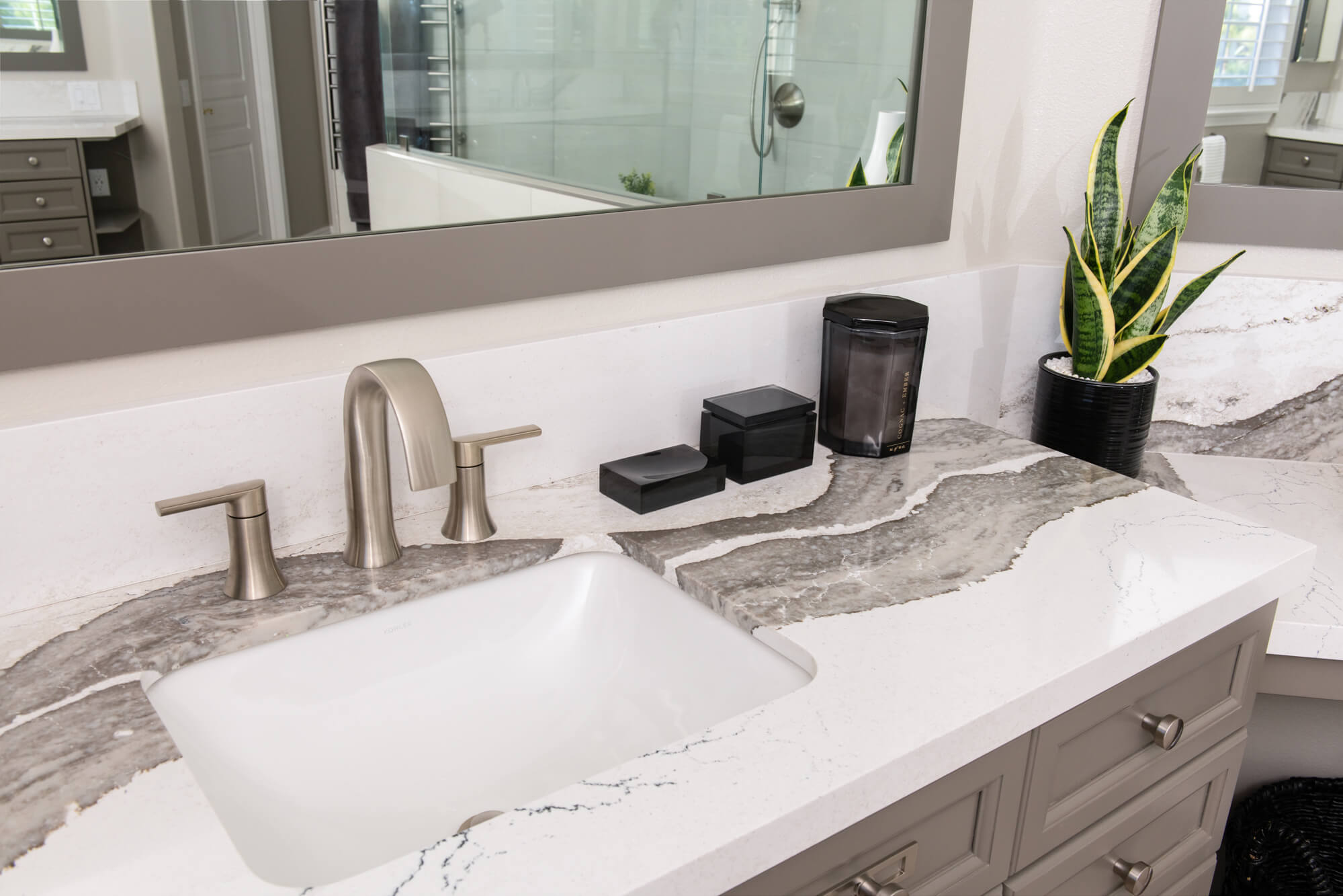 Bold Vein design on bathroom quartz countertop