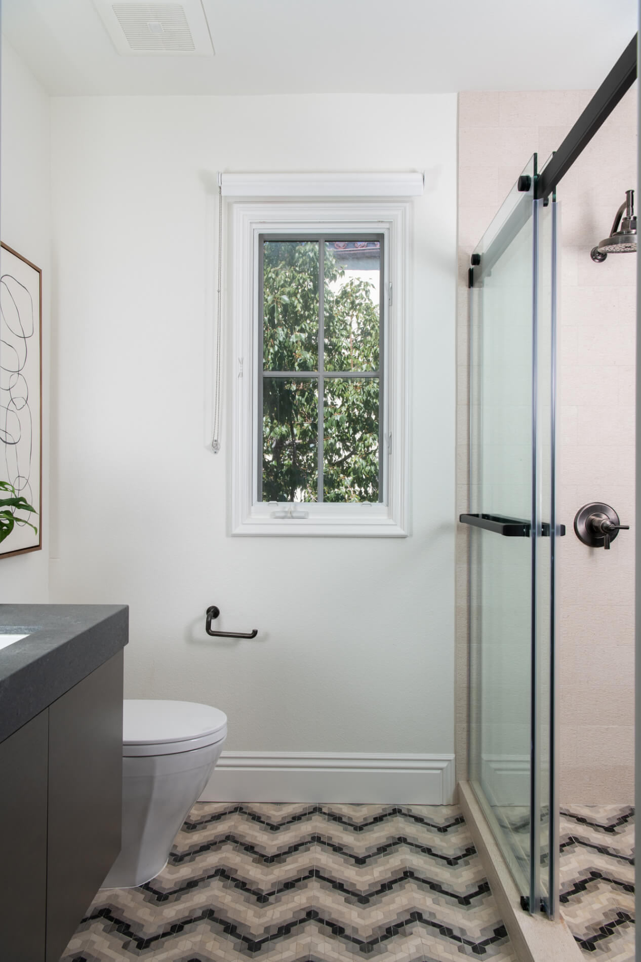Guest bathroom remodel with porcelain flooring design