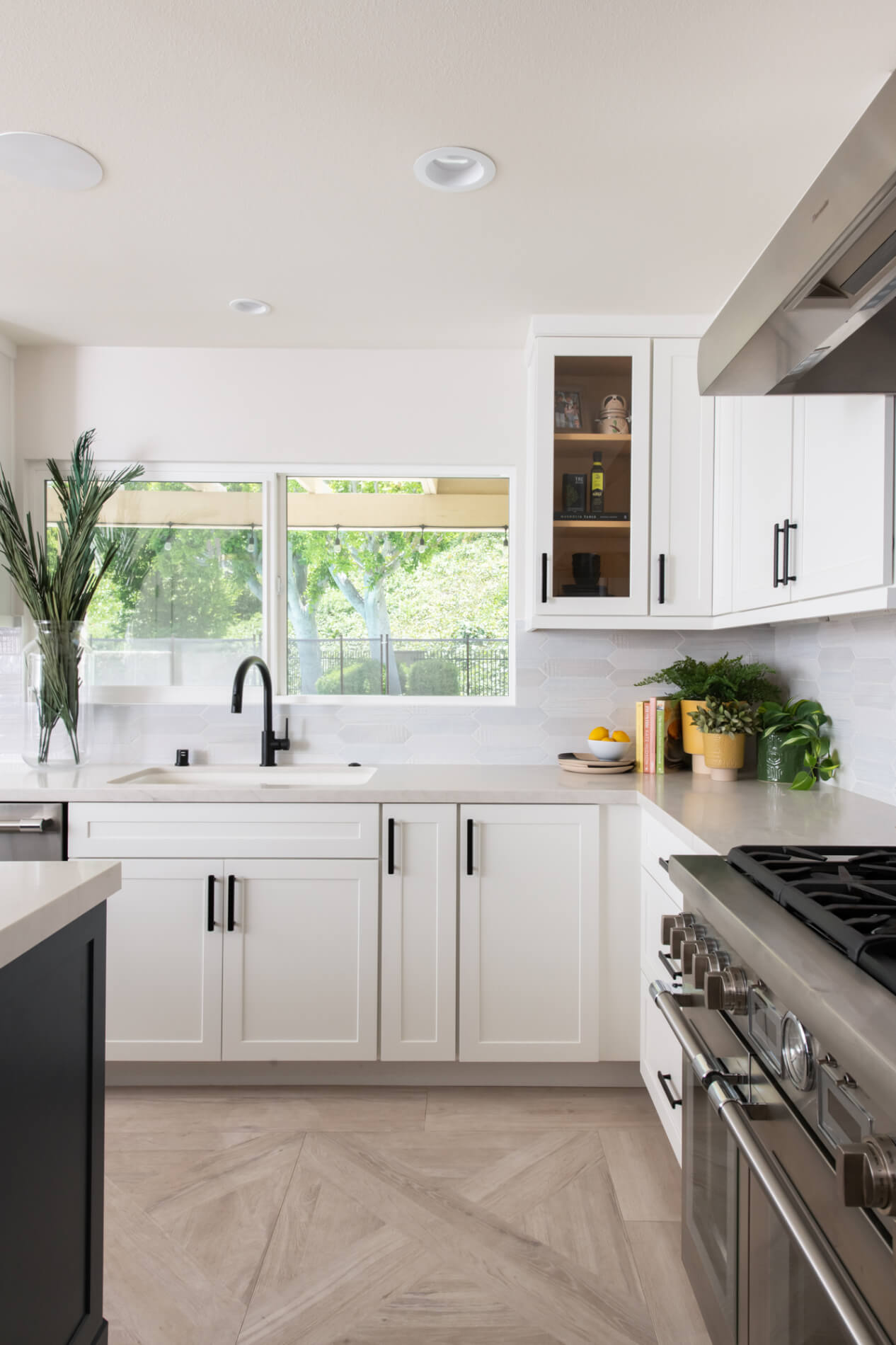 porcelain-plank-flooring-mission-viejo-kitchen