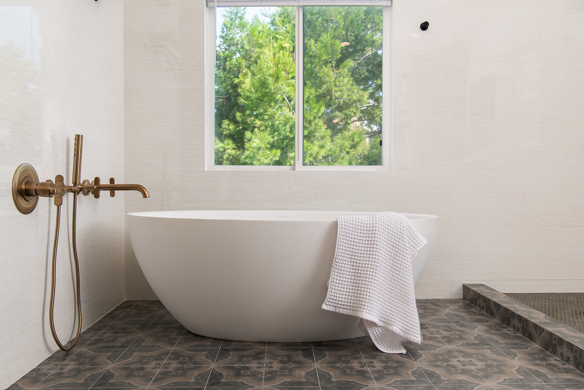 Irvine-In-Home-Master-Bath-Luxurious-Wall-Mount-Filler-Soaking-Tub-Remodel