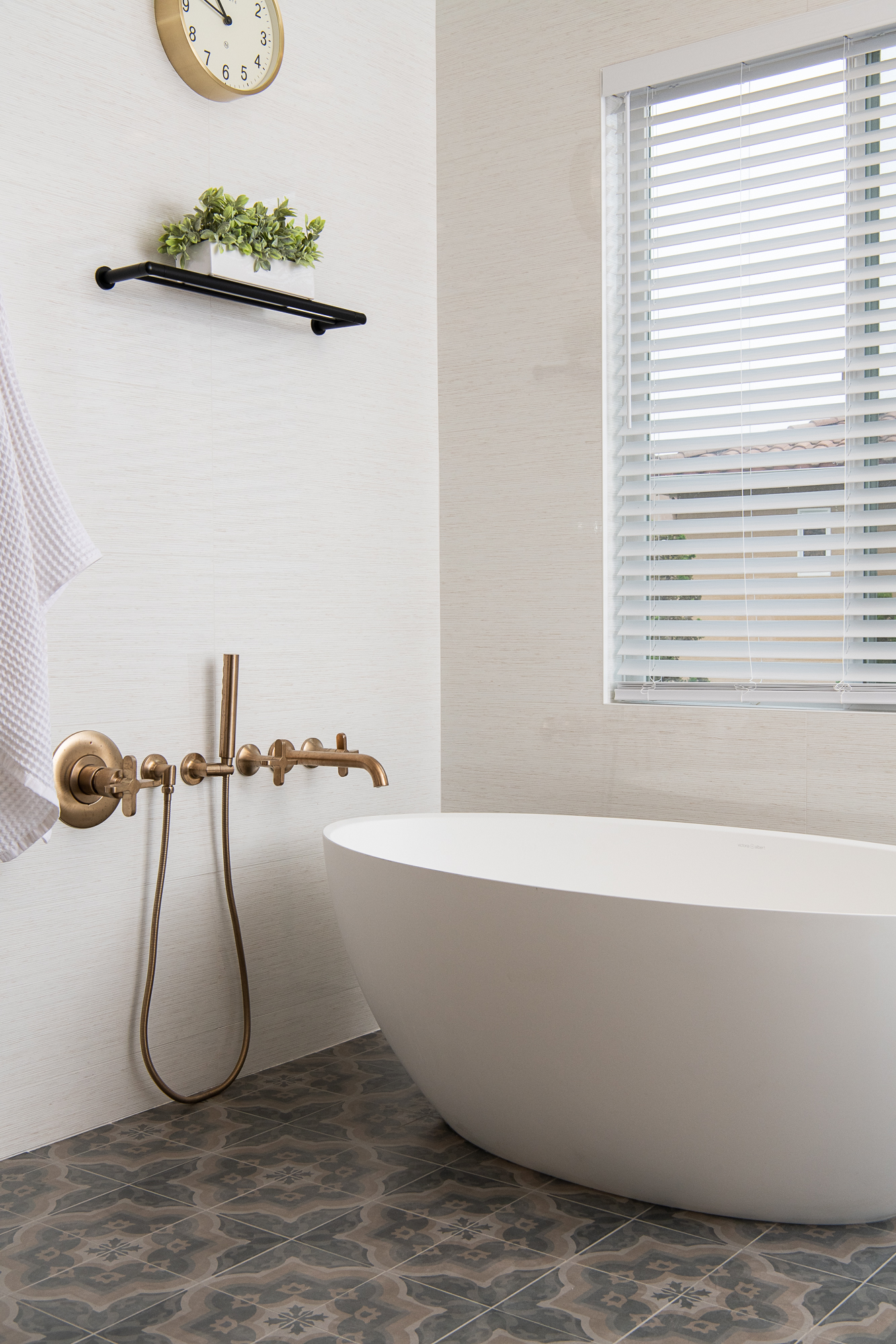 Luxe-Gold-Wall-Mounted-Tub-Filler-Free-Standing-Orange-County