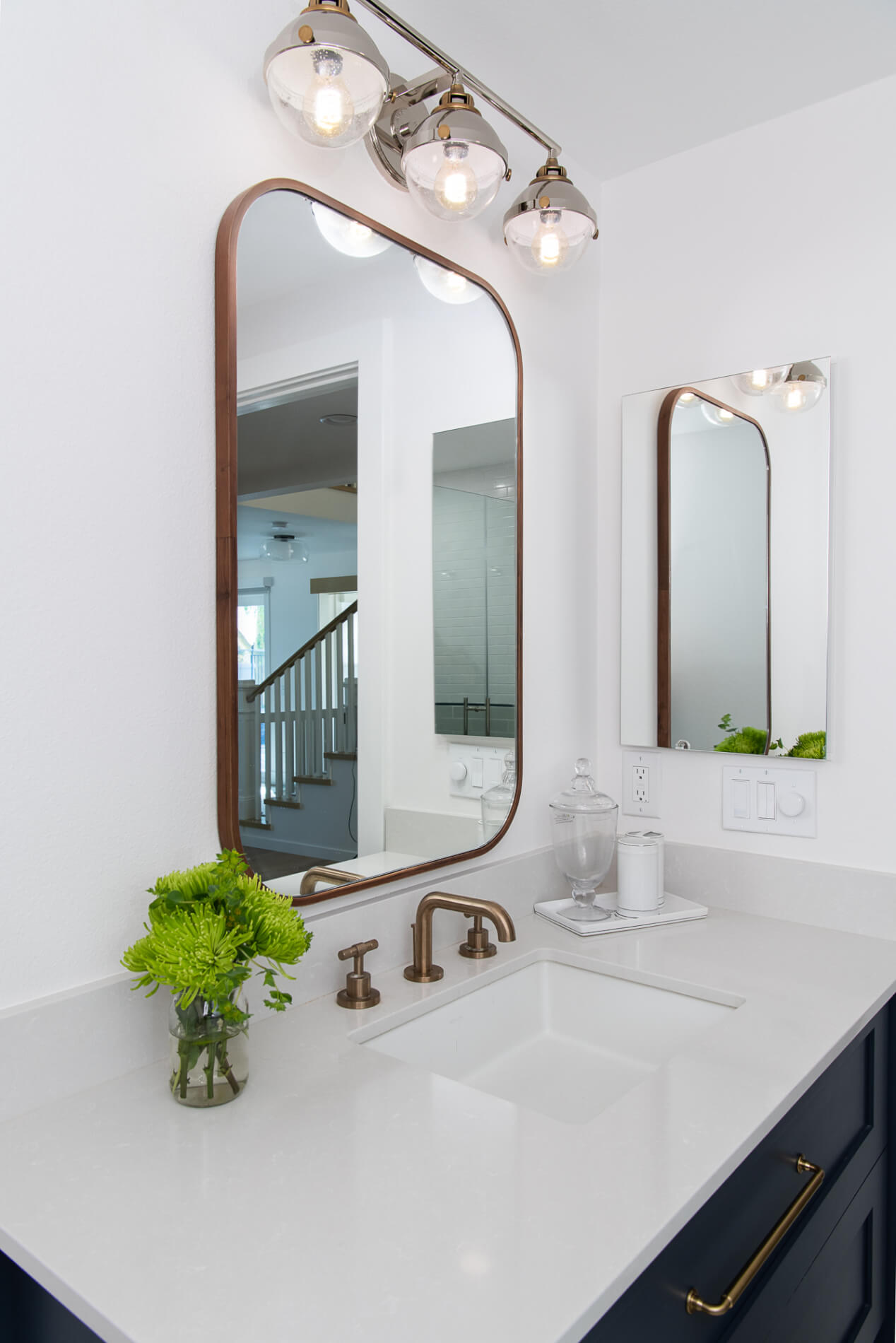 Quartz countertop in Irvine bathroom