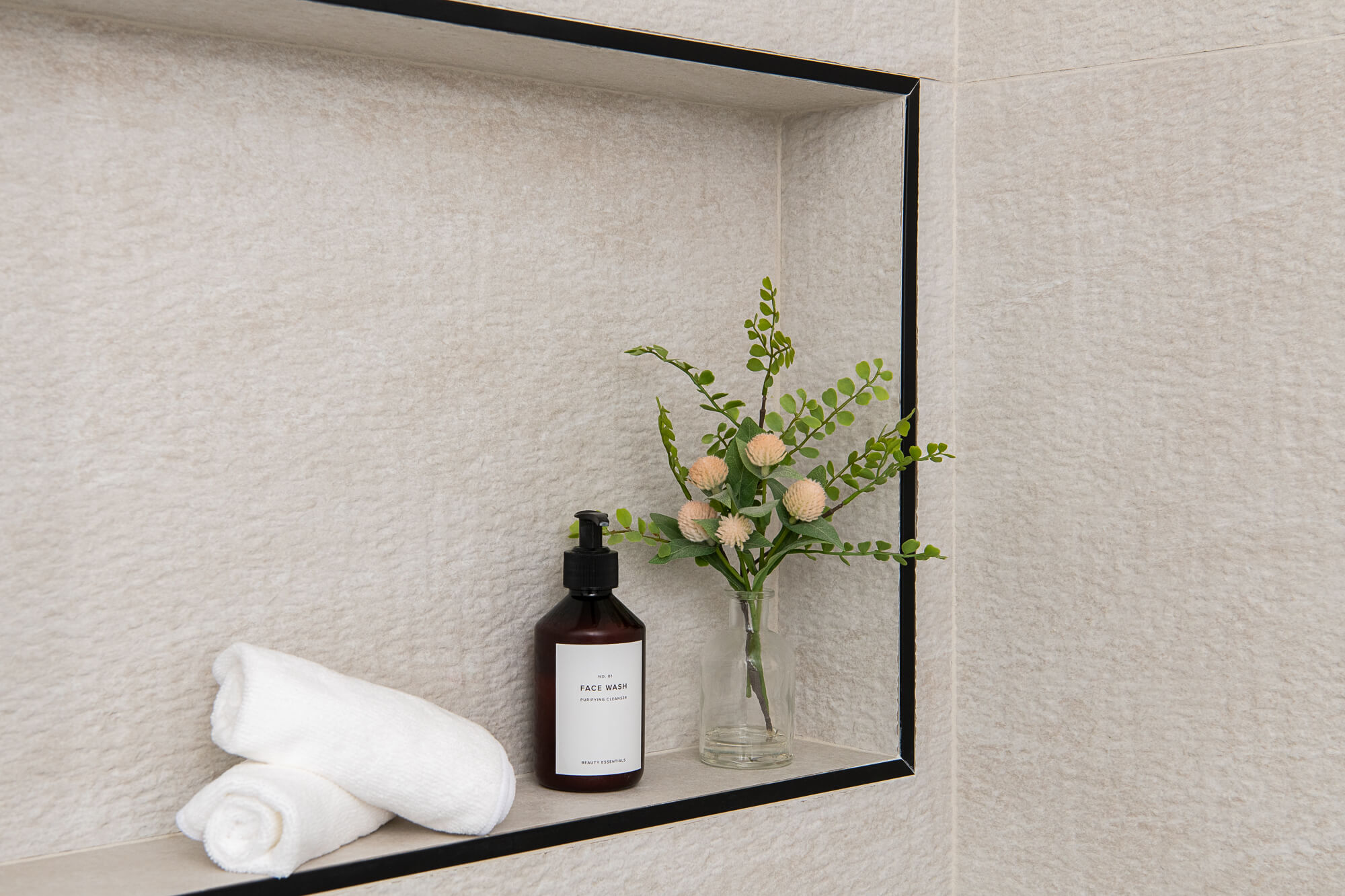 custom-shower-shampoo-niche-black-matte-trim