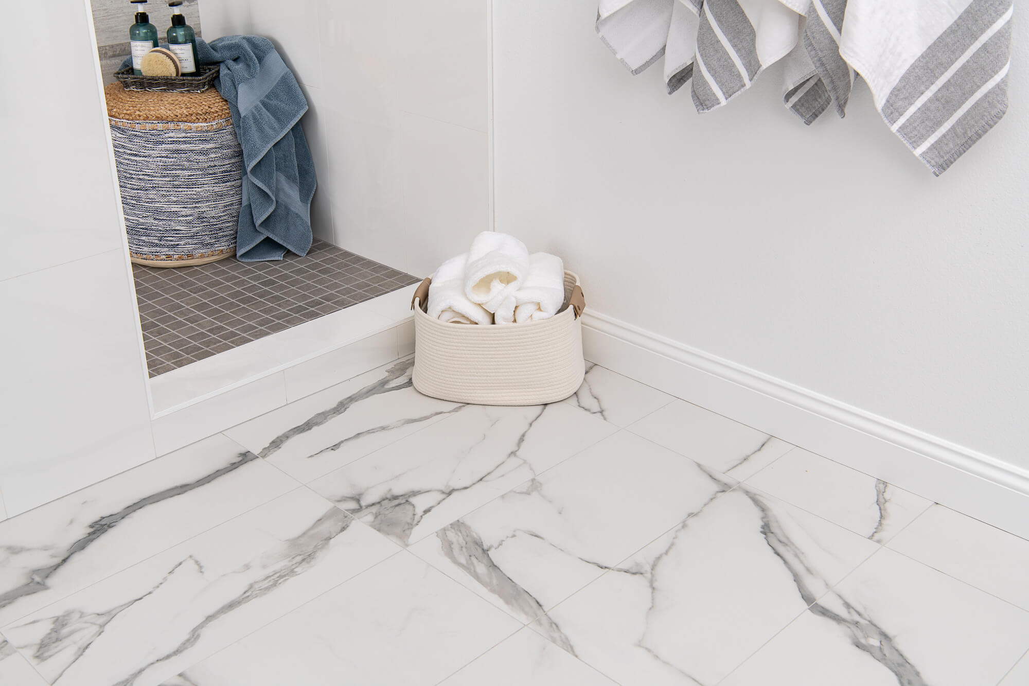 jack-and-jill-bathroom-remodel-porcelain-floor-tile