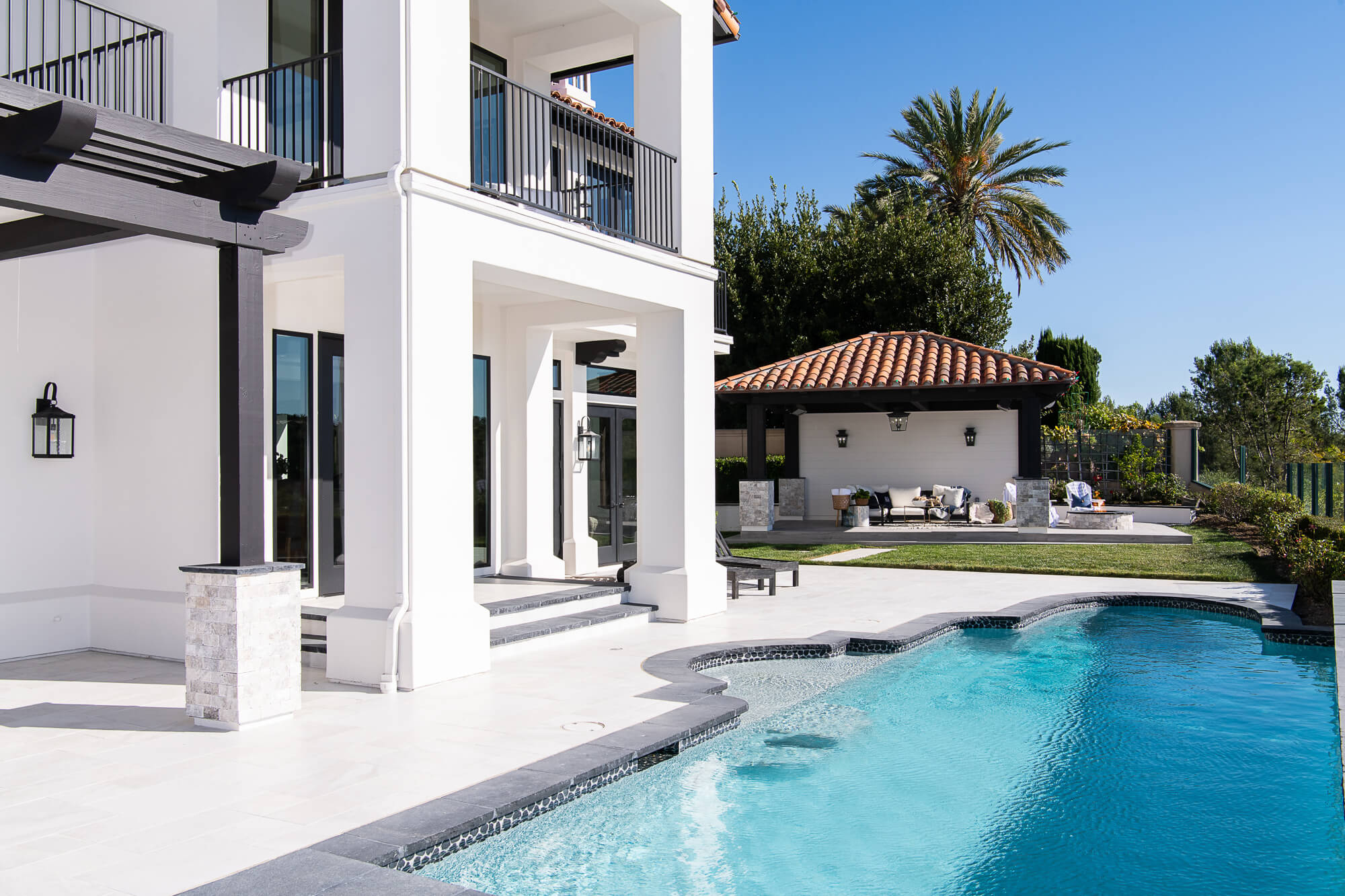 porcelain-pool-and-spa-waterline-tile-renovation