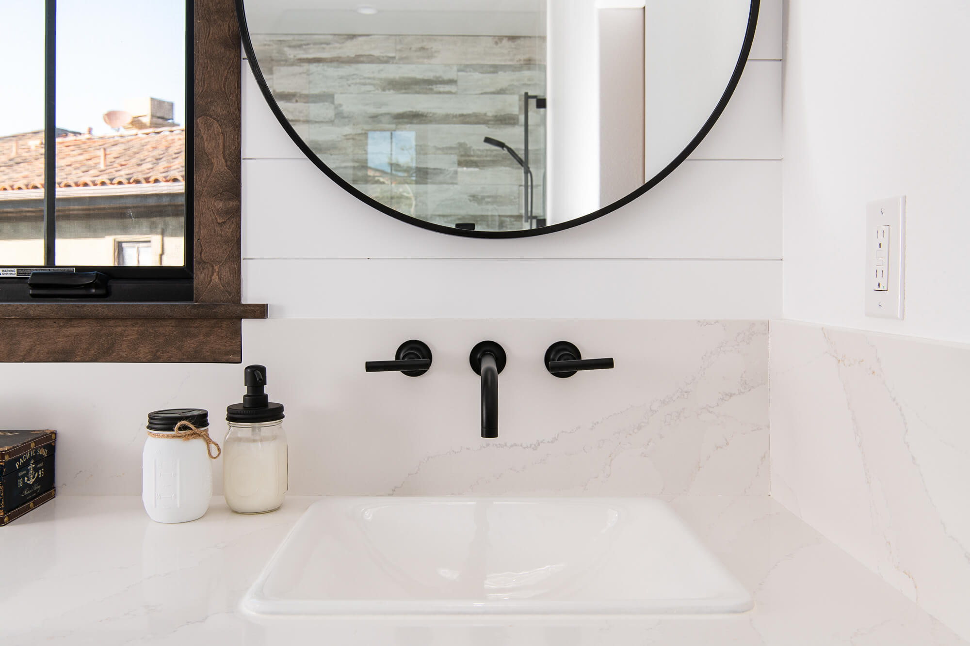 quartz-stone-countertops-mitered-edge-shiplap-backsplash