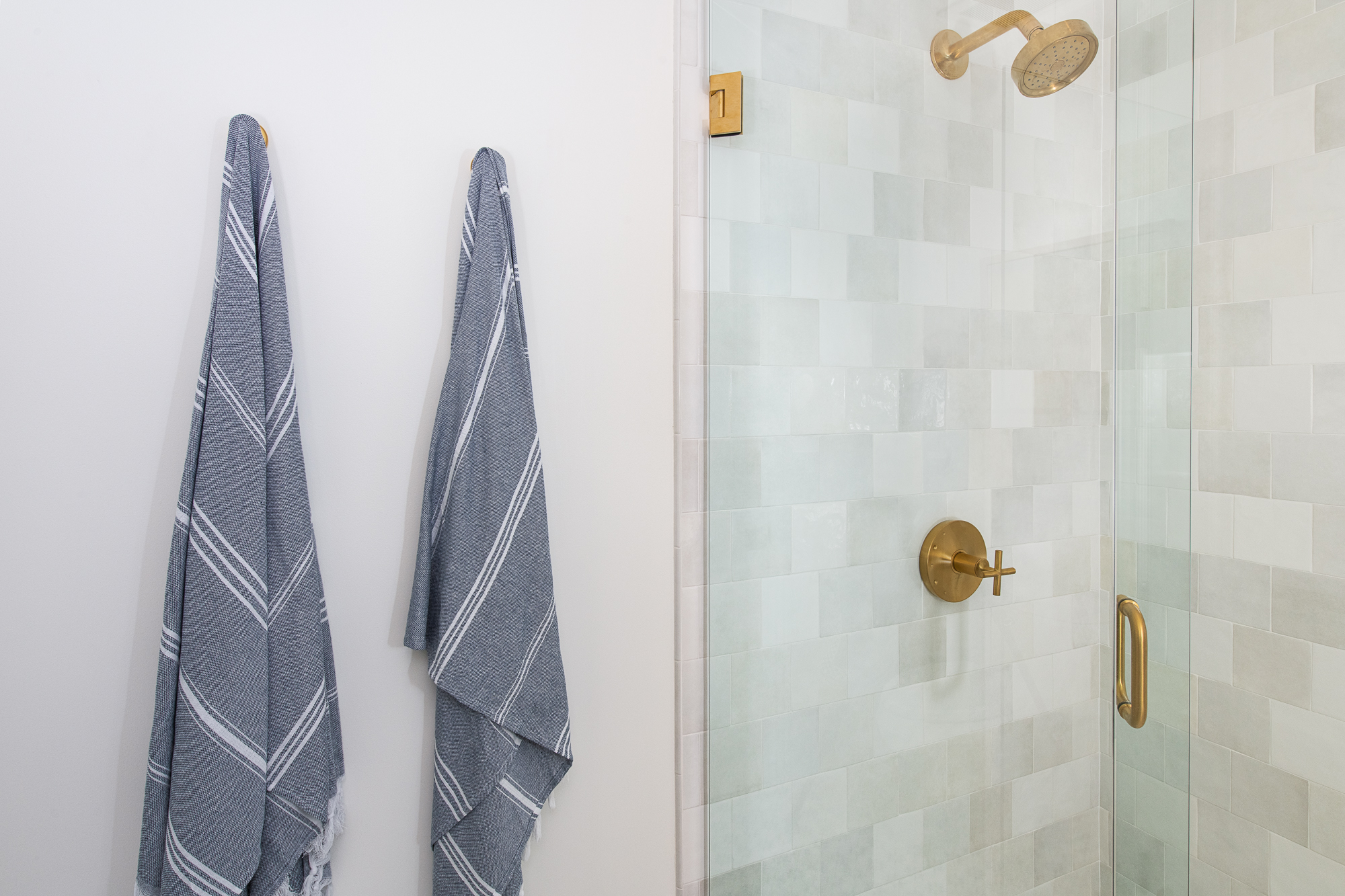 white-jolly-ceramic-square-tiles