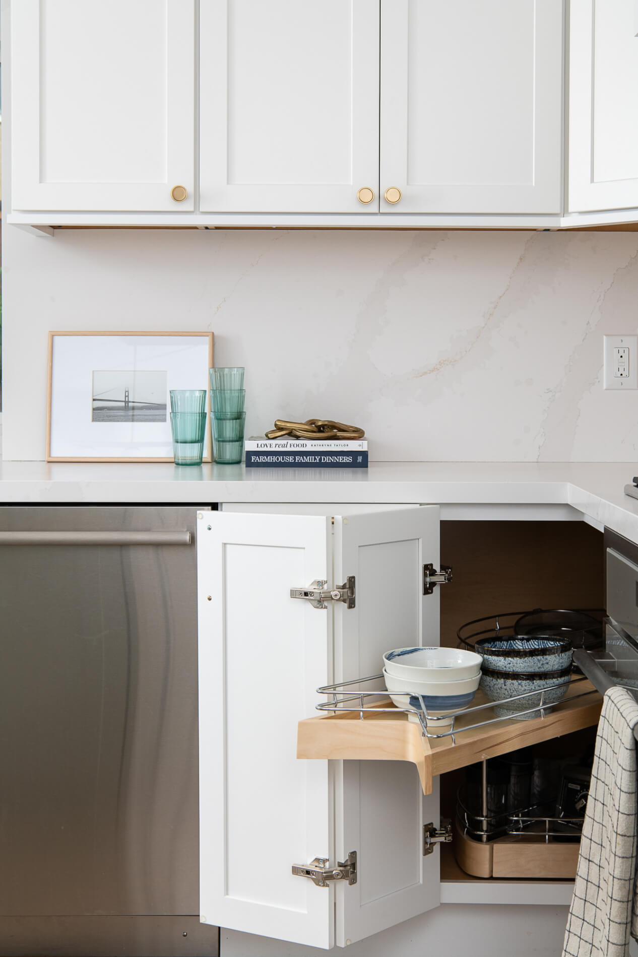 lazy-susan-pull-out-drawers