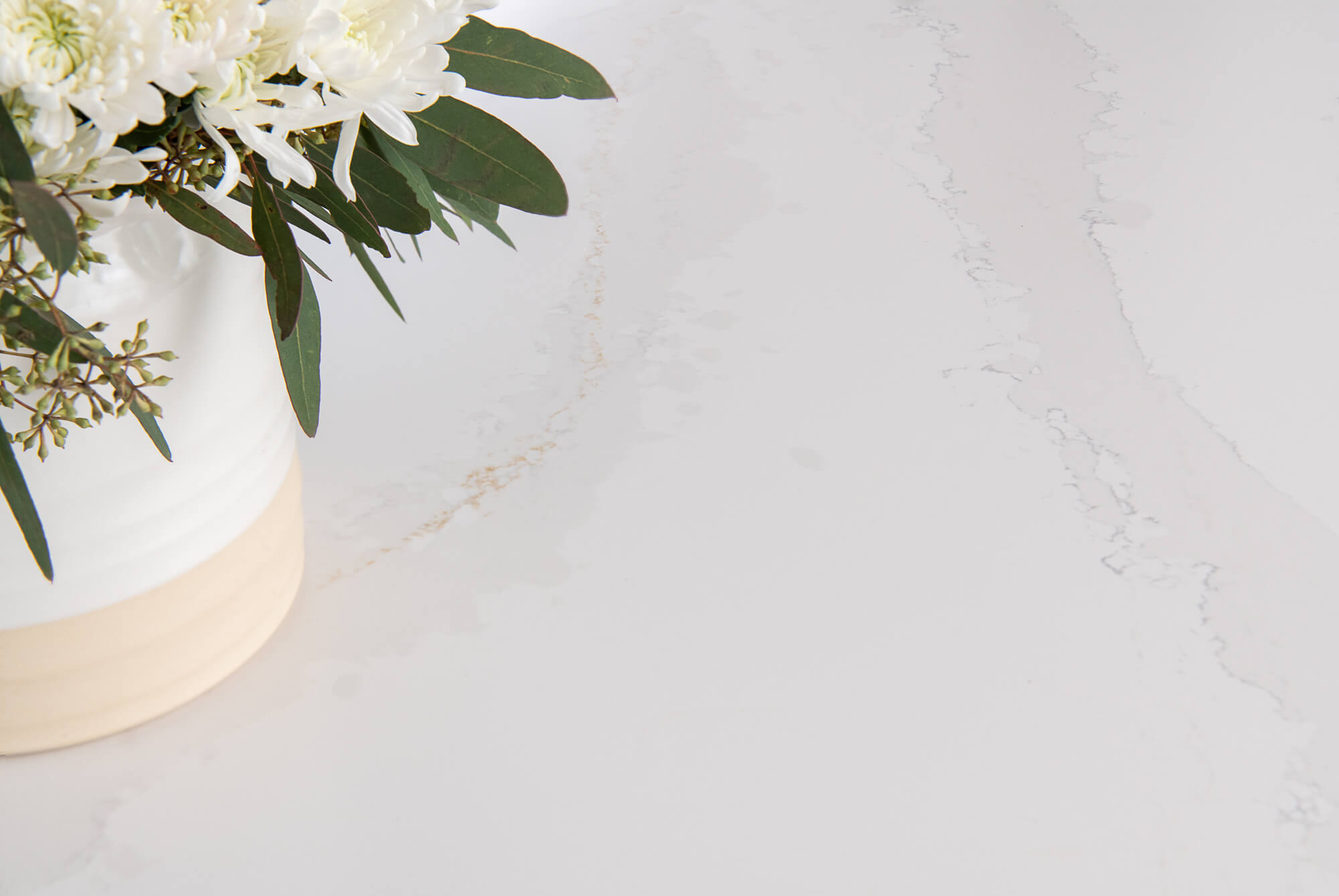 quartz-stone-countertop-calacatta-gold-mittered-edge