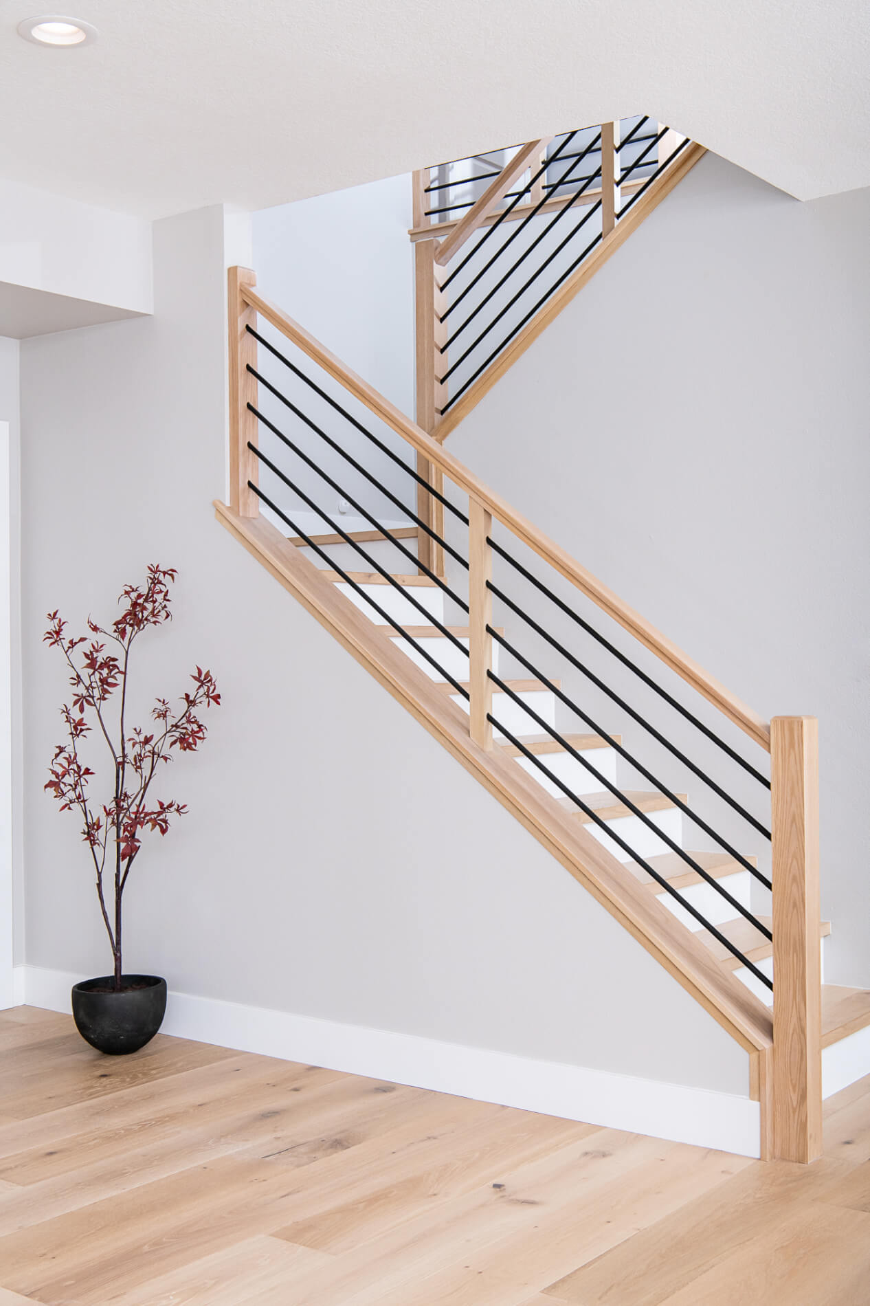 white-oak-post-to-post-handrail-system