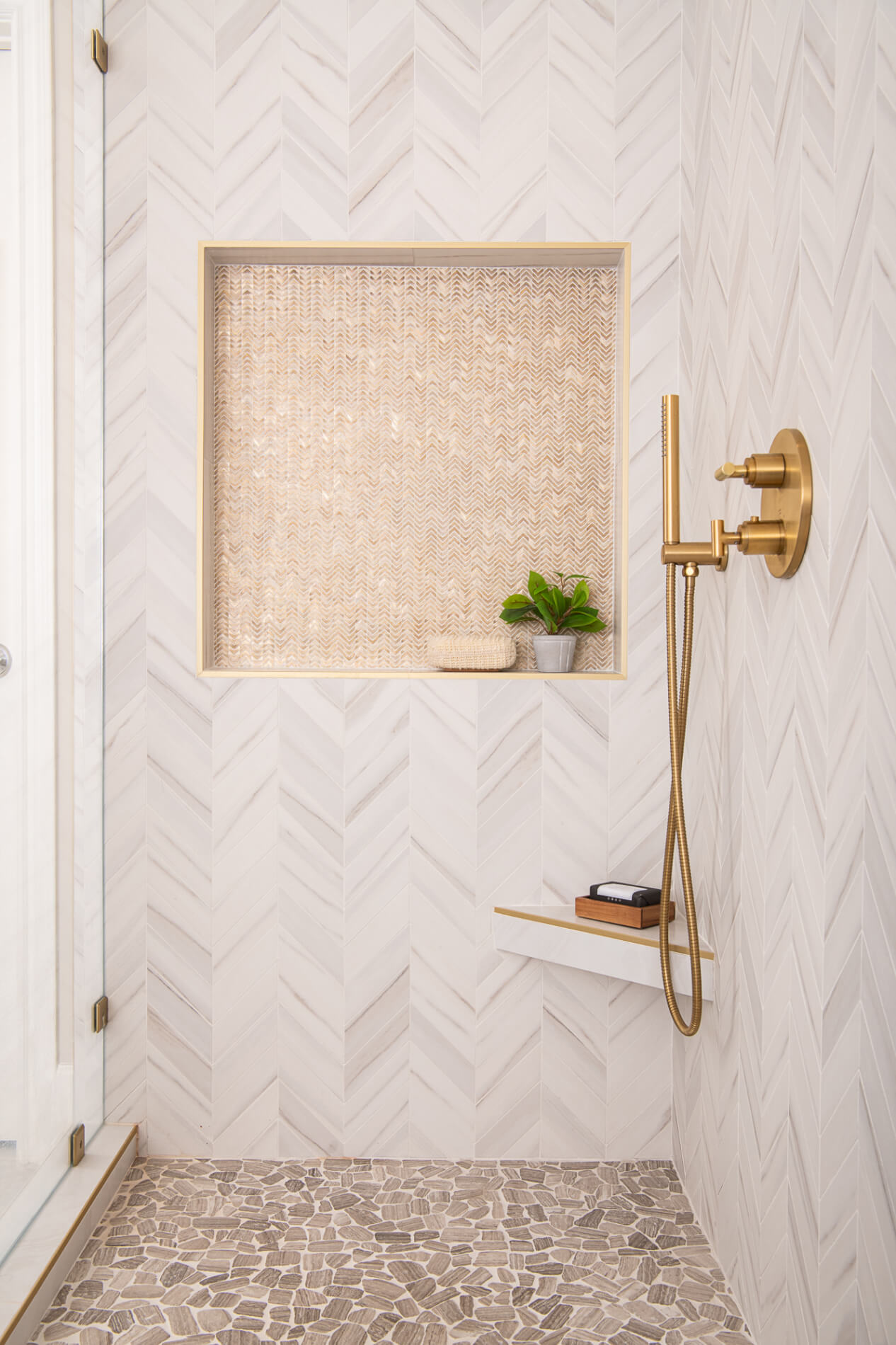 emser-gray-stone-pebble-tile-shower-floor