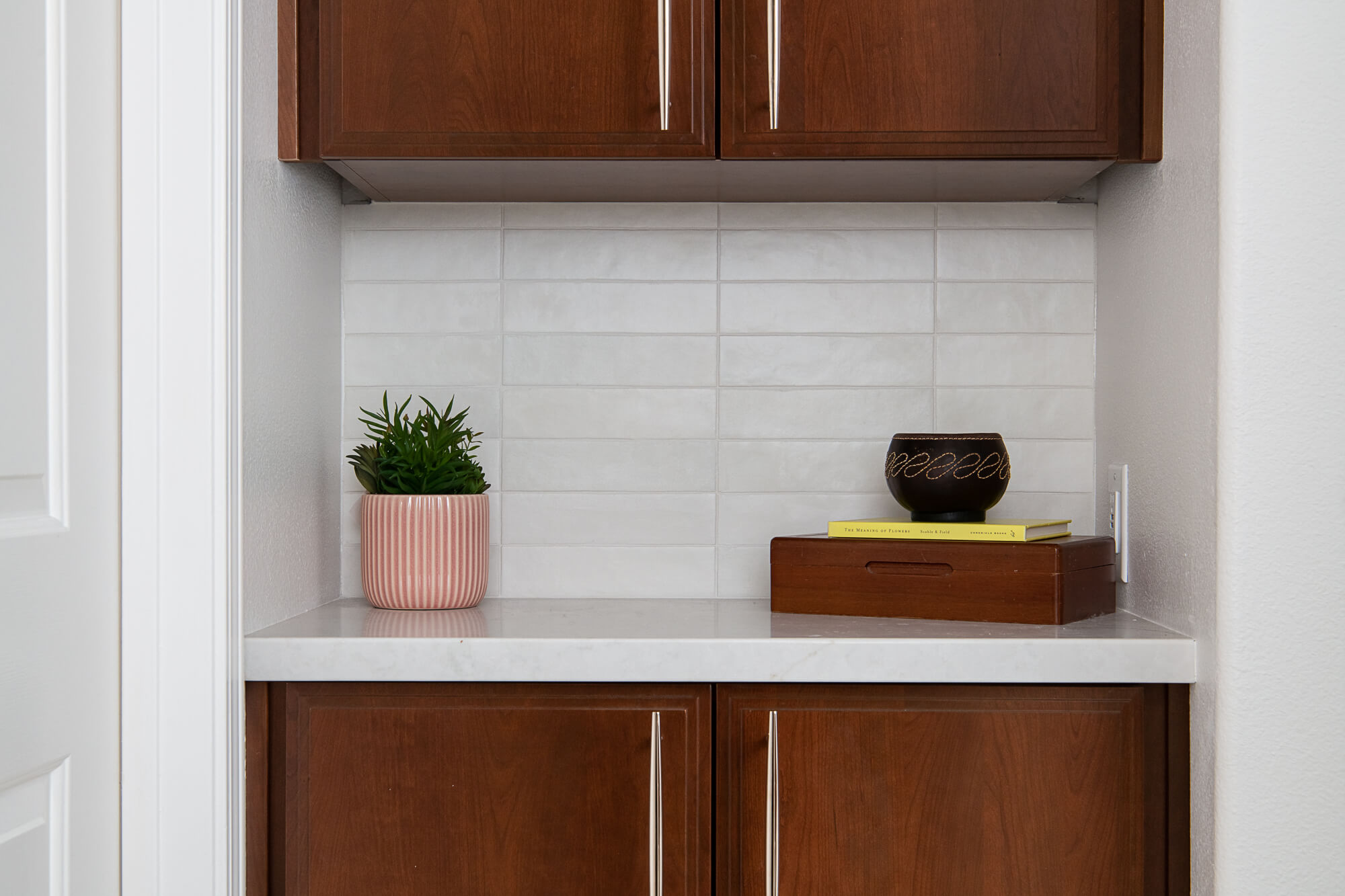 glazed-ceramic-accent-wall-jolly-kumo-gray