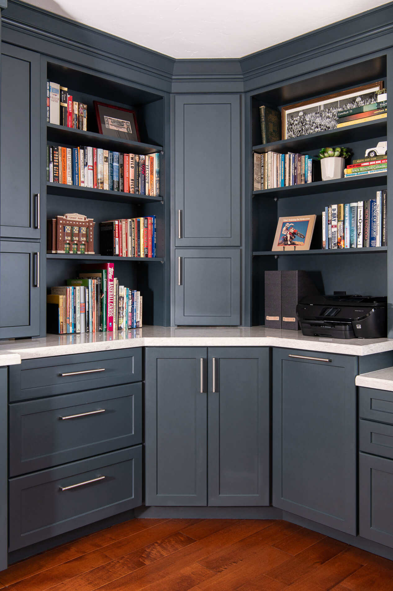 omega-dynasty-cabinets-with-glass-panels