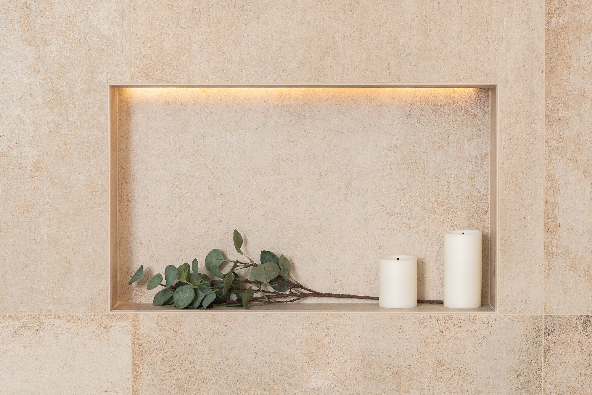 30-custome-niche-in-shower-and-above-bathtub-with-LED-strip-lighting