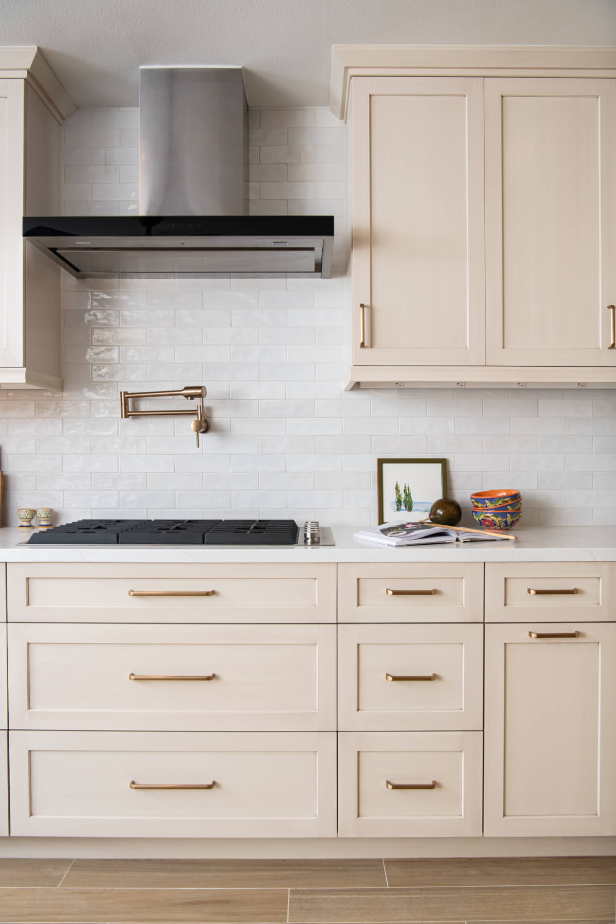 Emser-ceramic-backsplash-in-glossy-blanco-passion-series