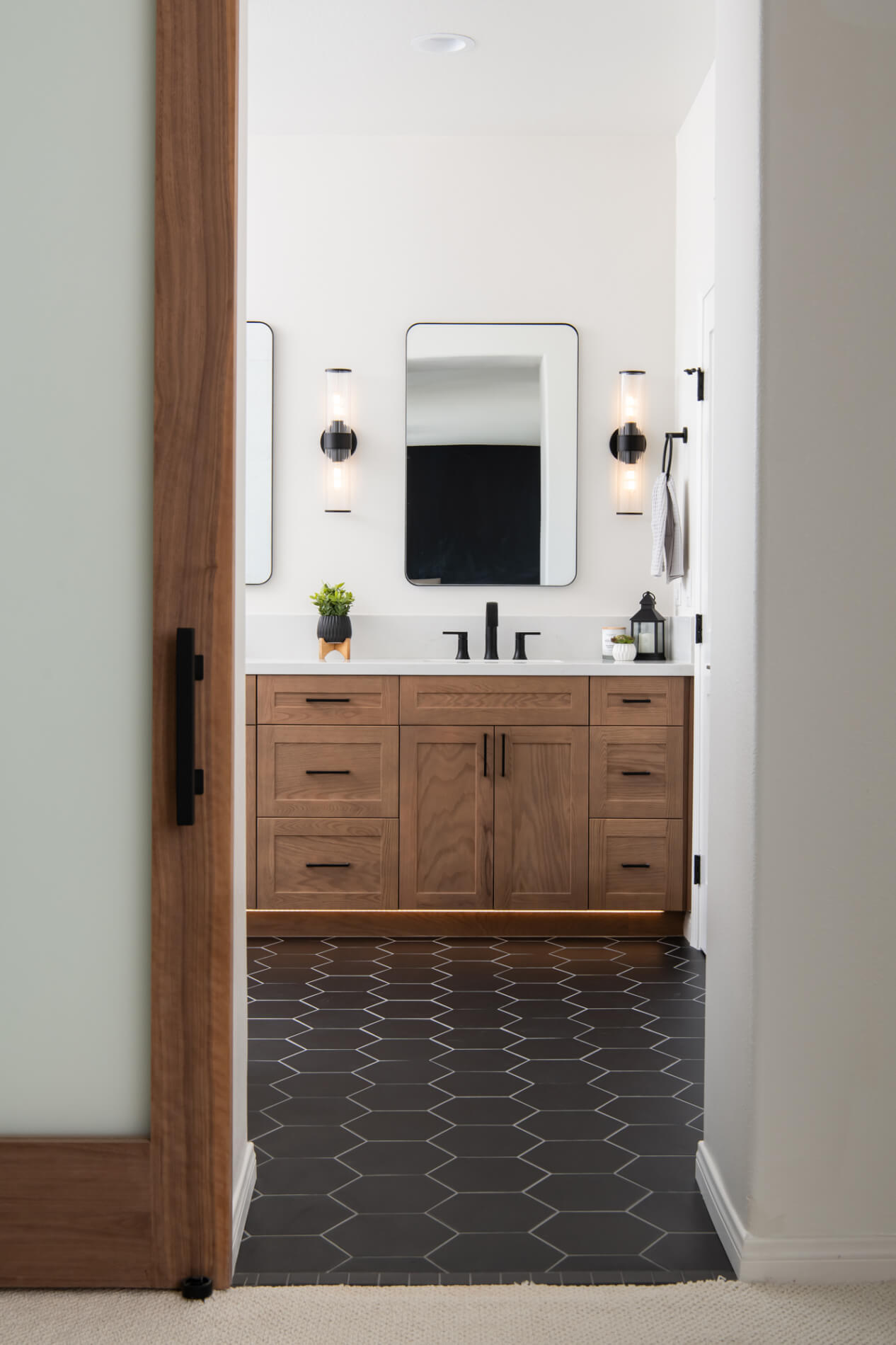 Vanity Mirror Cabinet with Side Pull-outs - Kemper