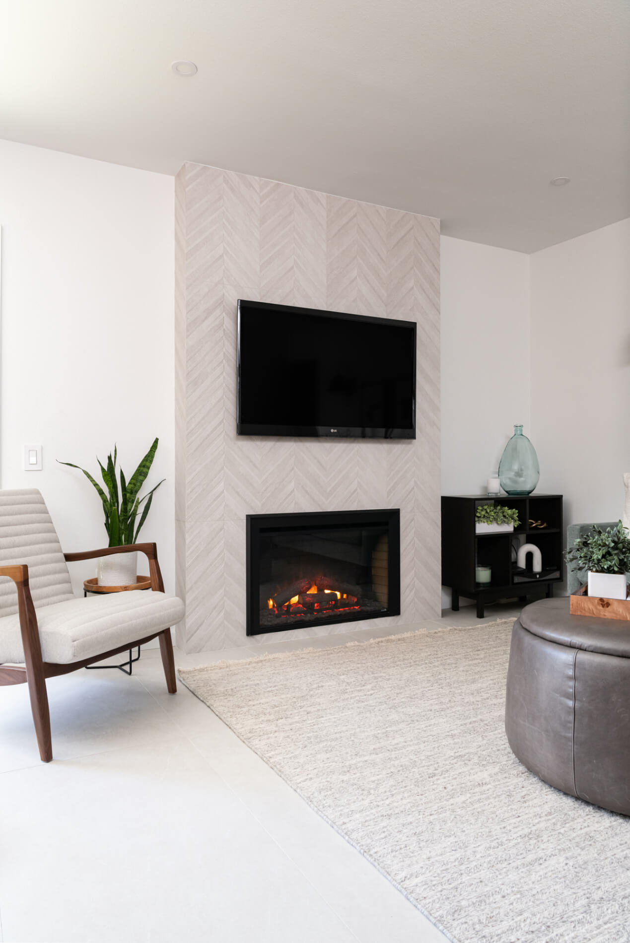 closer-look-at-fireplace-and-living-room-refresh-Bellacor-dover-black-and-vintage-brass-light-sconce