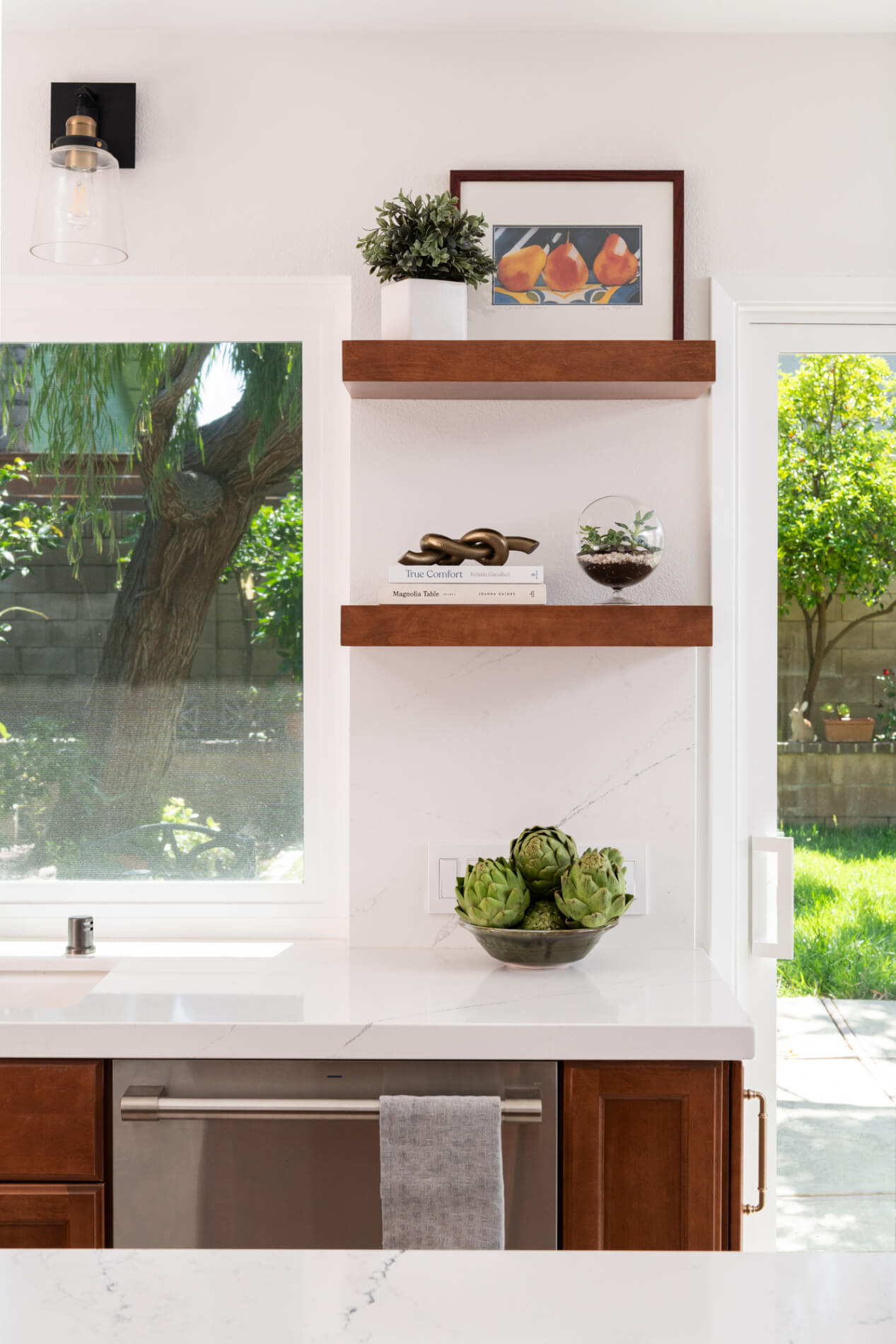 floating-shelves-canyon-finish