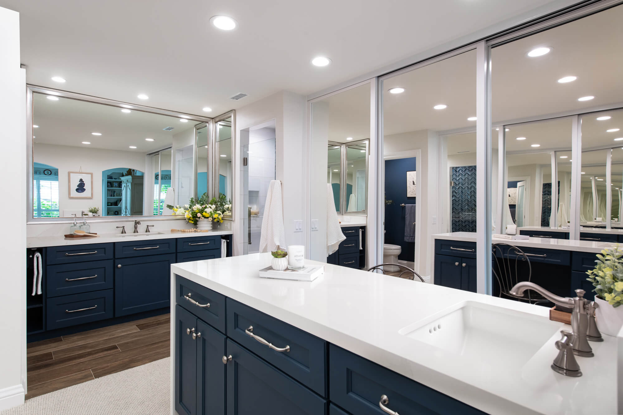 triple-track-mirrored-wardrobe-doors