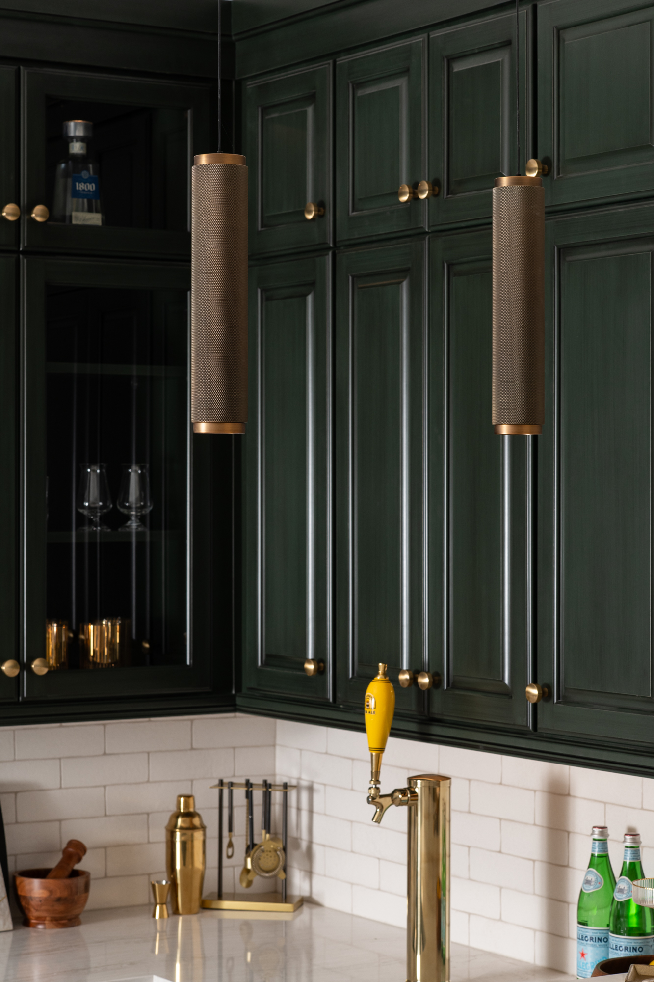 rustico-series-matte-white-backsplash