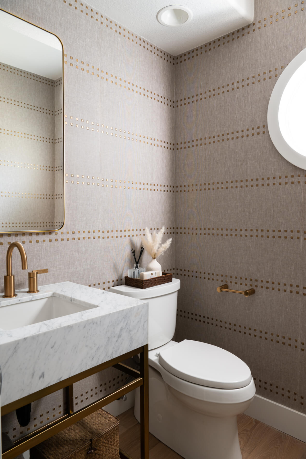 kohler-2-piece-toilet-moen-brushed-gold-2-handle-faucet-towel-bar-TP-holder