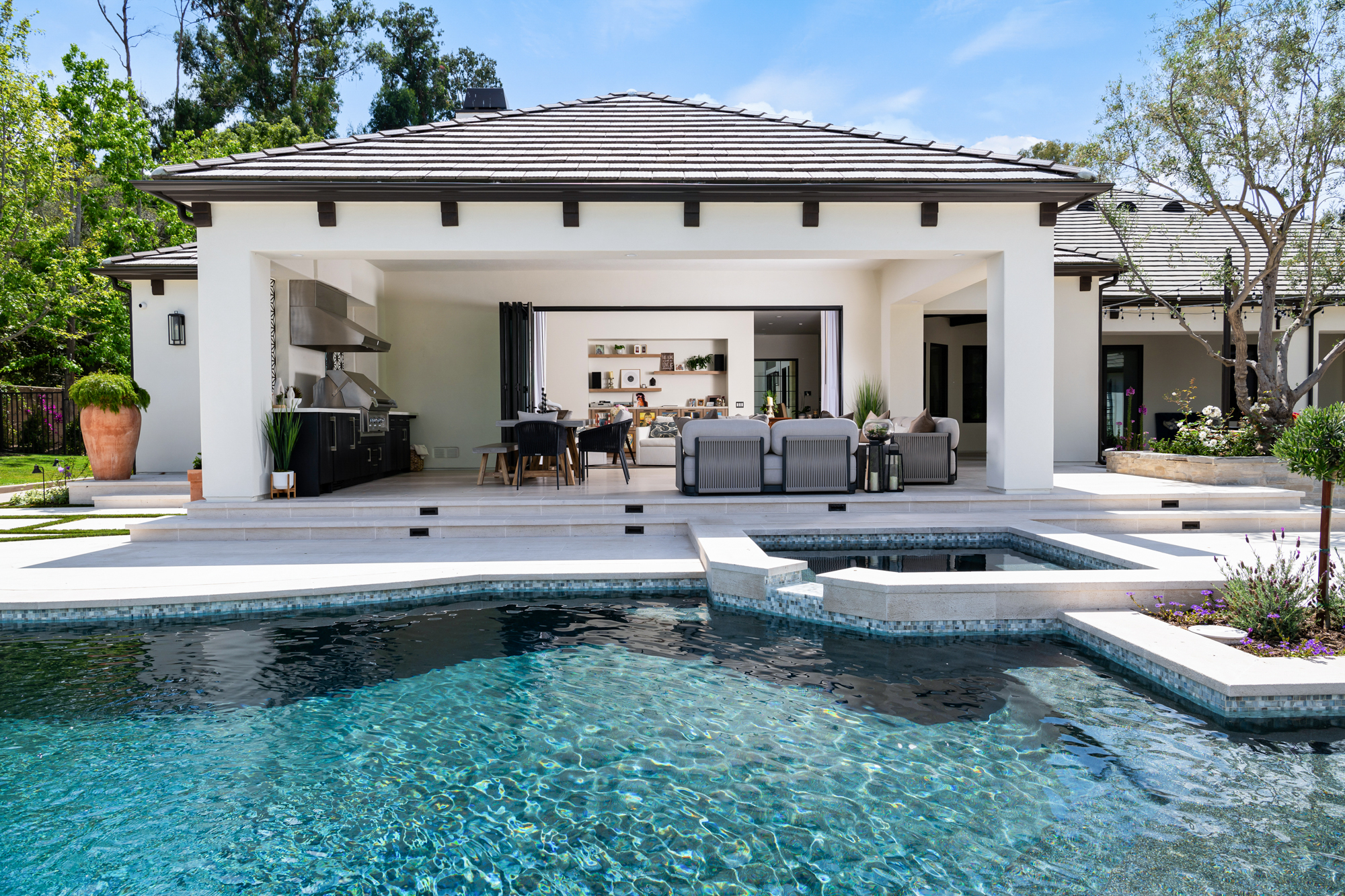 in-ground-concrete-flush-mounted-umbrellas