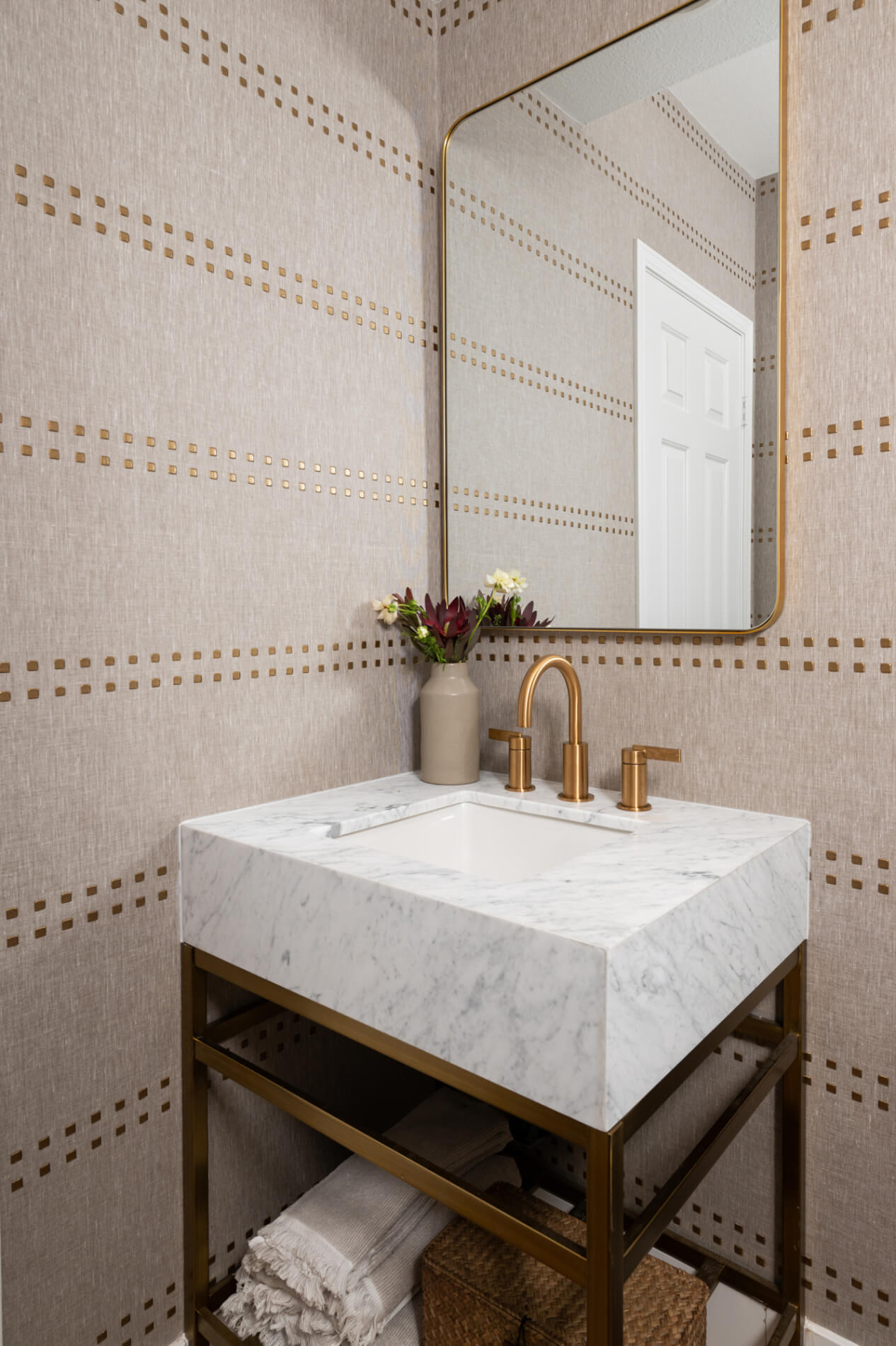 Pottery-Barn-slim-profile-rounded-edge-mirror-in-brass