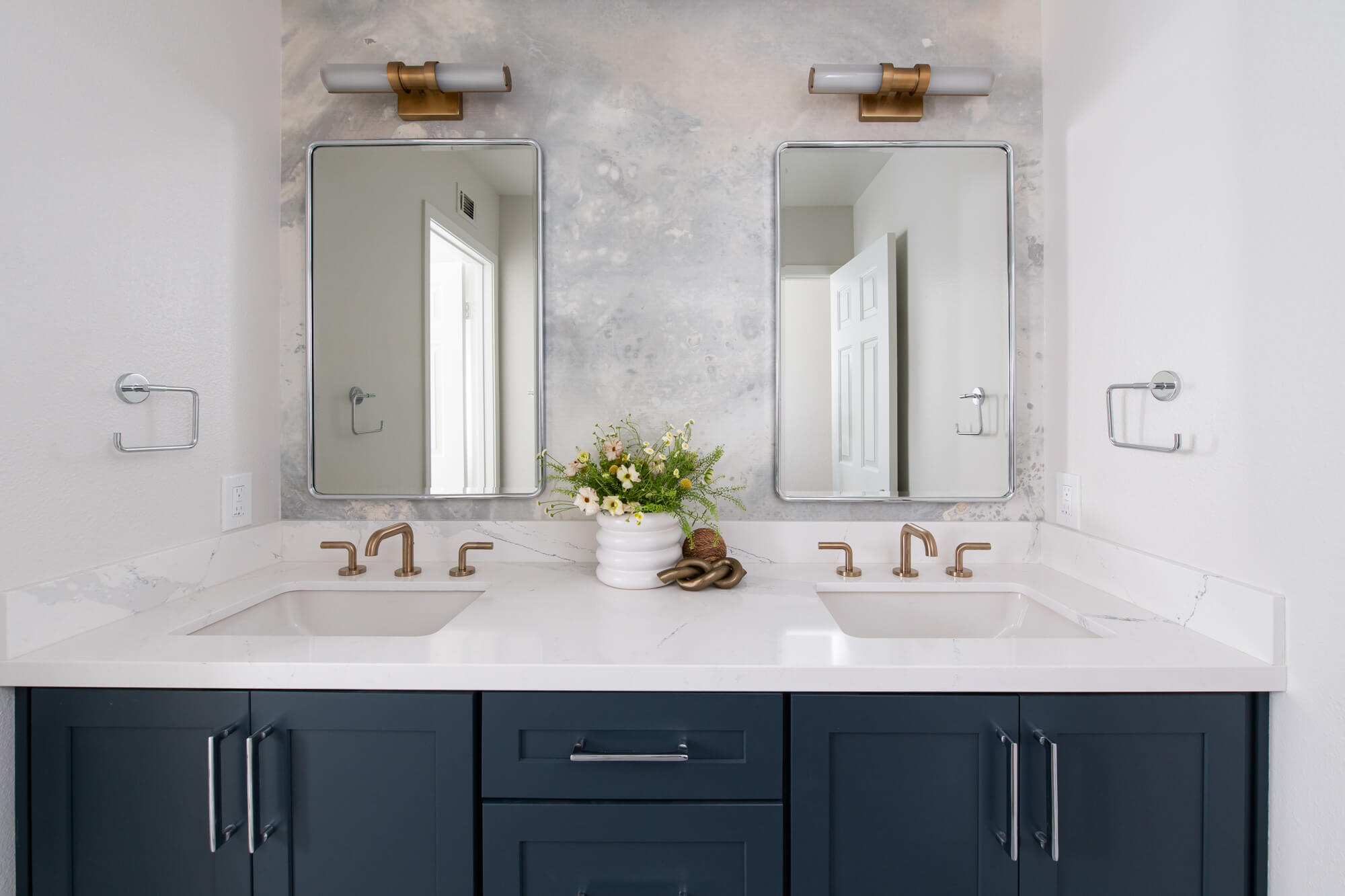 kohler-undermount-sinks-with-Brizo-Litze-widespread-faucets-in-Luxe-Gold