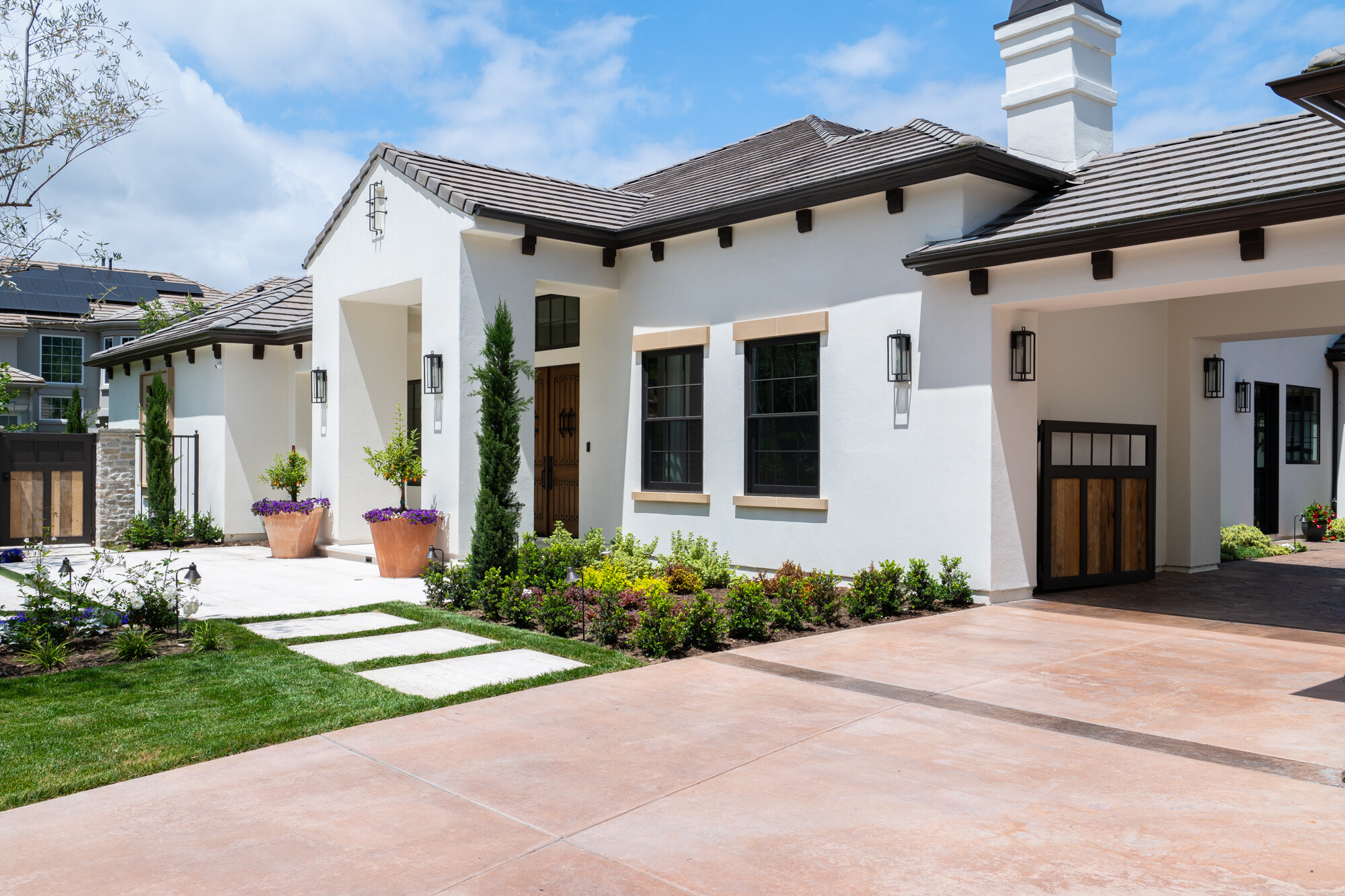 reframed-driveway-arches-to-a-flat-top