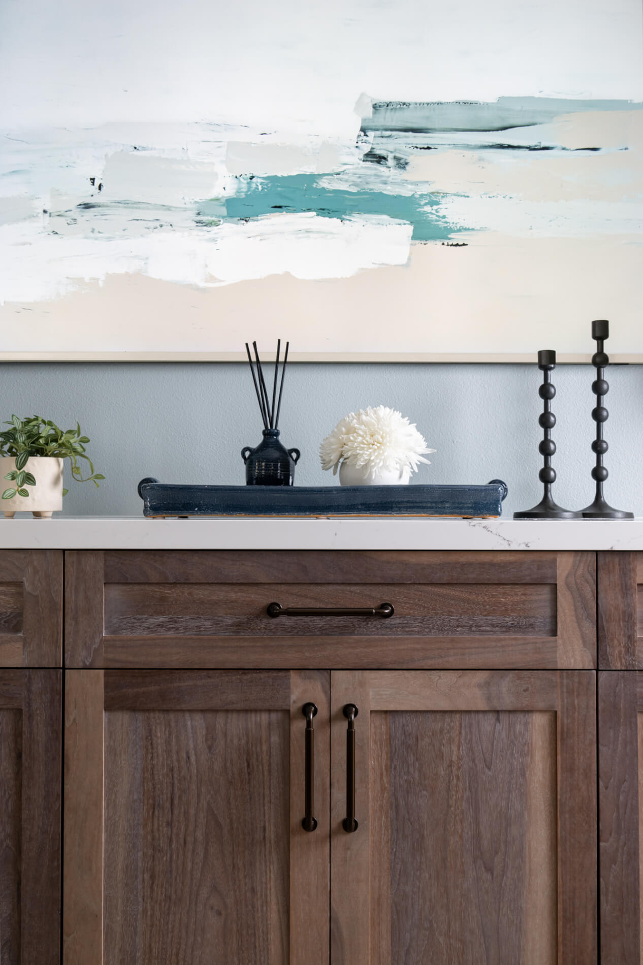 polished-quartz-countertop-by-Silestone-in-Ethereal-Haze