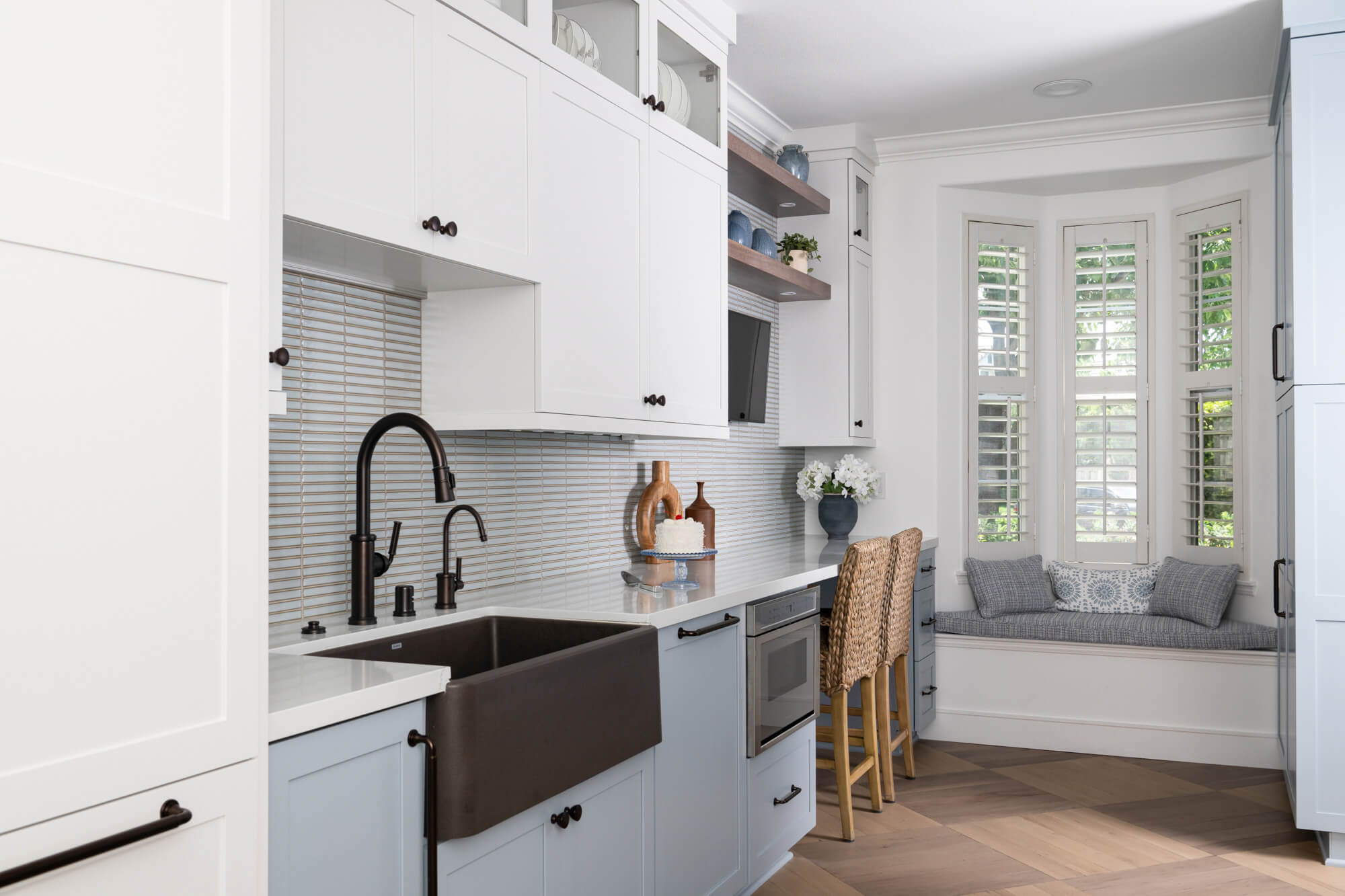 customized-deep-drawers-within-cabinetry-plus-a-door-mounted-spice-rack