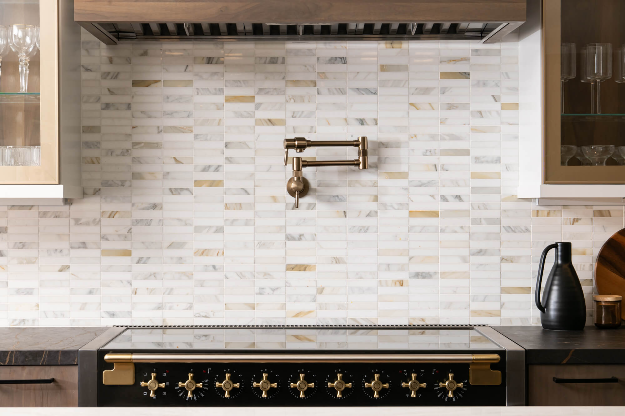 tile-backsplash-material-Precious-Stone-Manufacturer-Elysium-Series-Slot-Color-Calacatta-Natural-Stone