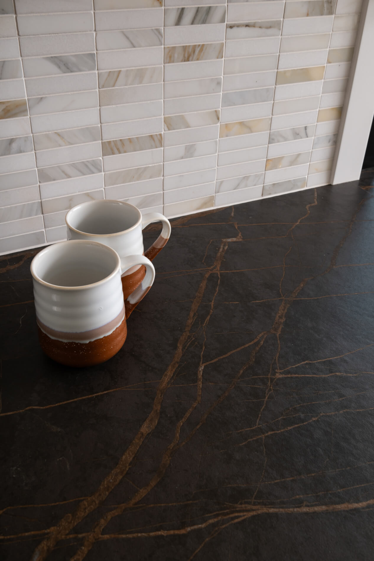 Dekton-perimeter-countertops-by-Cosentino-in-Laurent-finish