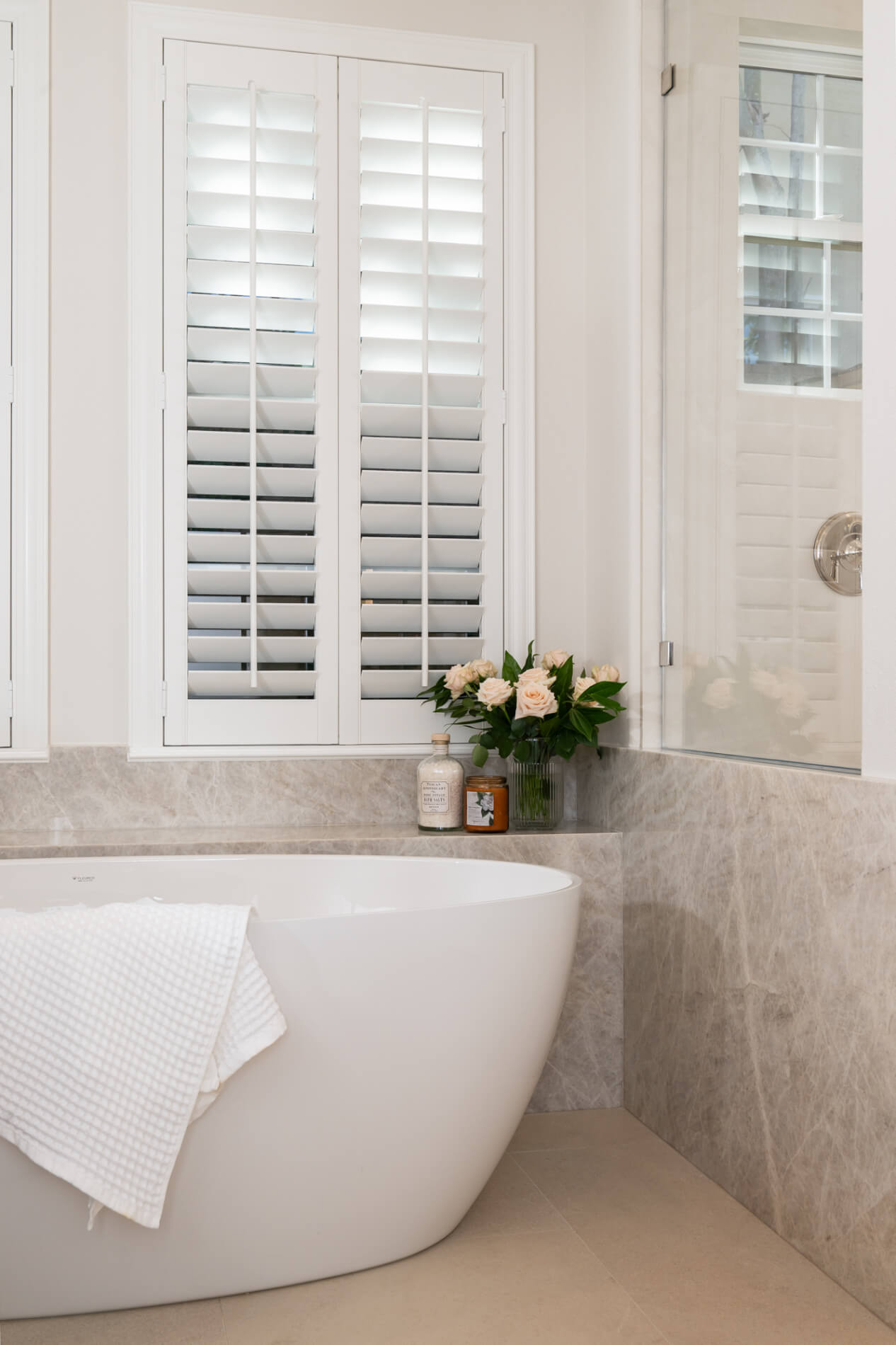 tub-wainscoting-in-Taj-Mahal-finish