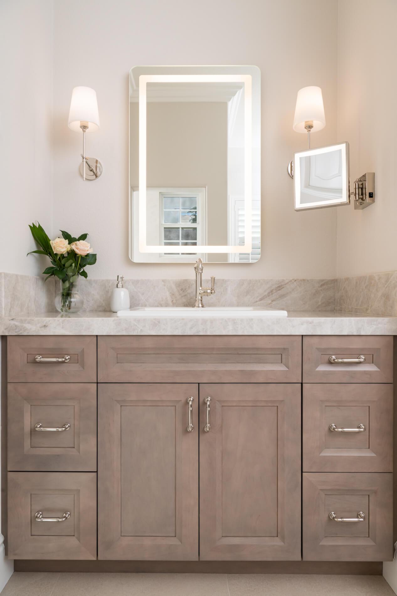 light-up-LED-vanity-and-makeup-mirrors-with-rounded-corners-and-polished-nickel-pulls