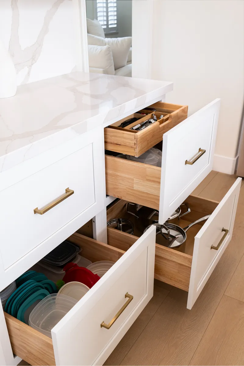 Sea-Pointe-Design-And-Remodel-Cappadocia-custom-storage-options-including-deep-drawers